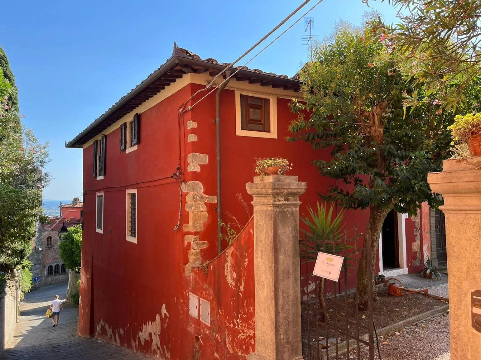 Two-Bedroom Apartment- Separate Building in Hotel Villa Sermolli