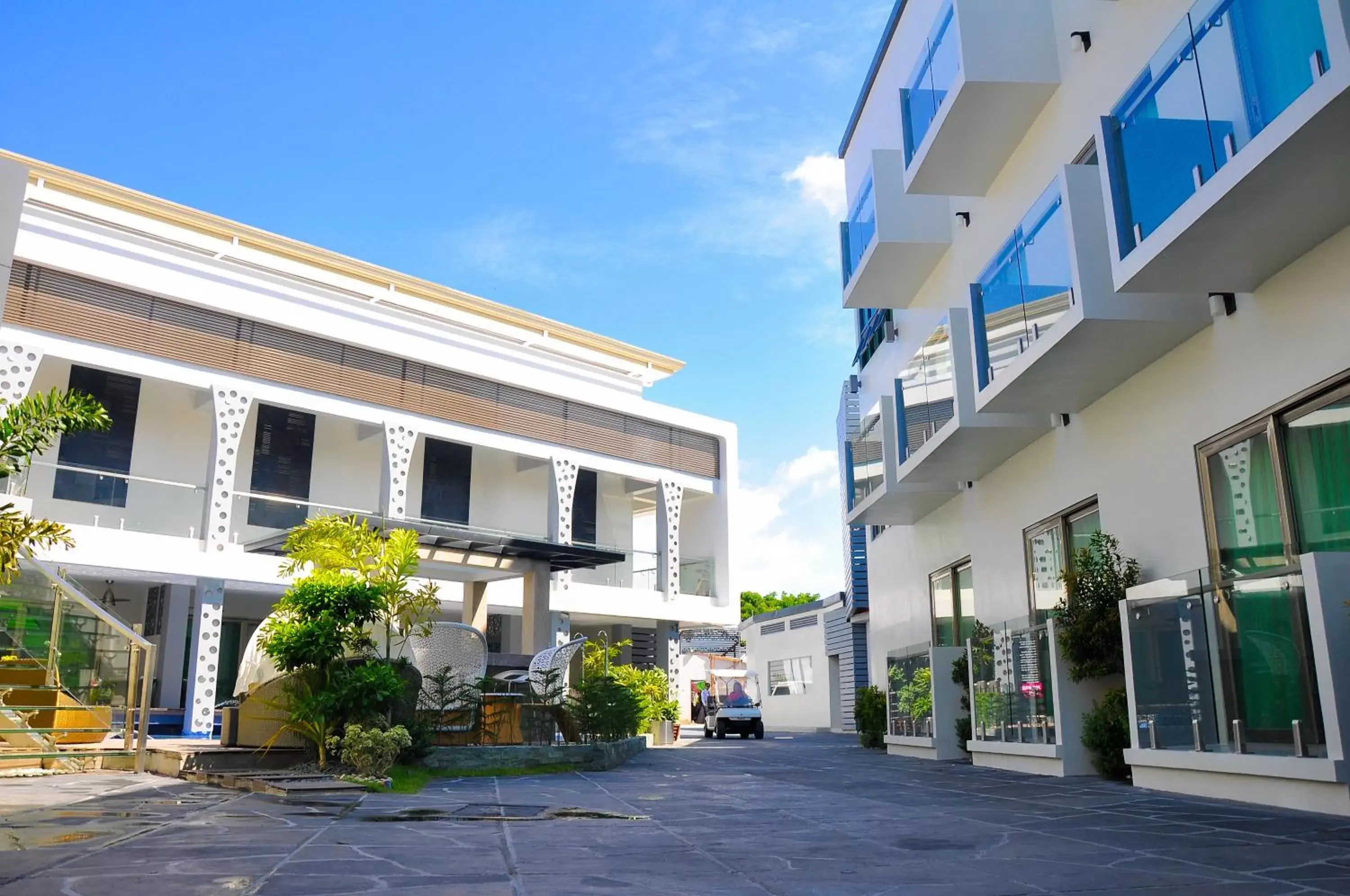 Area and facilities, Facade/Entrance in Eloisa Royal Suites