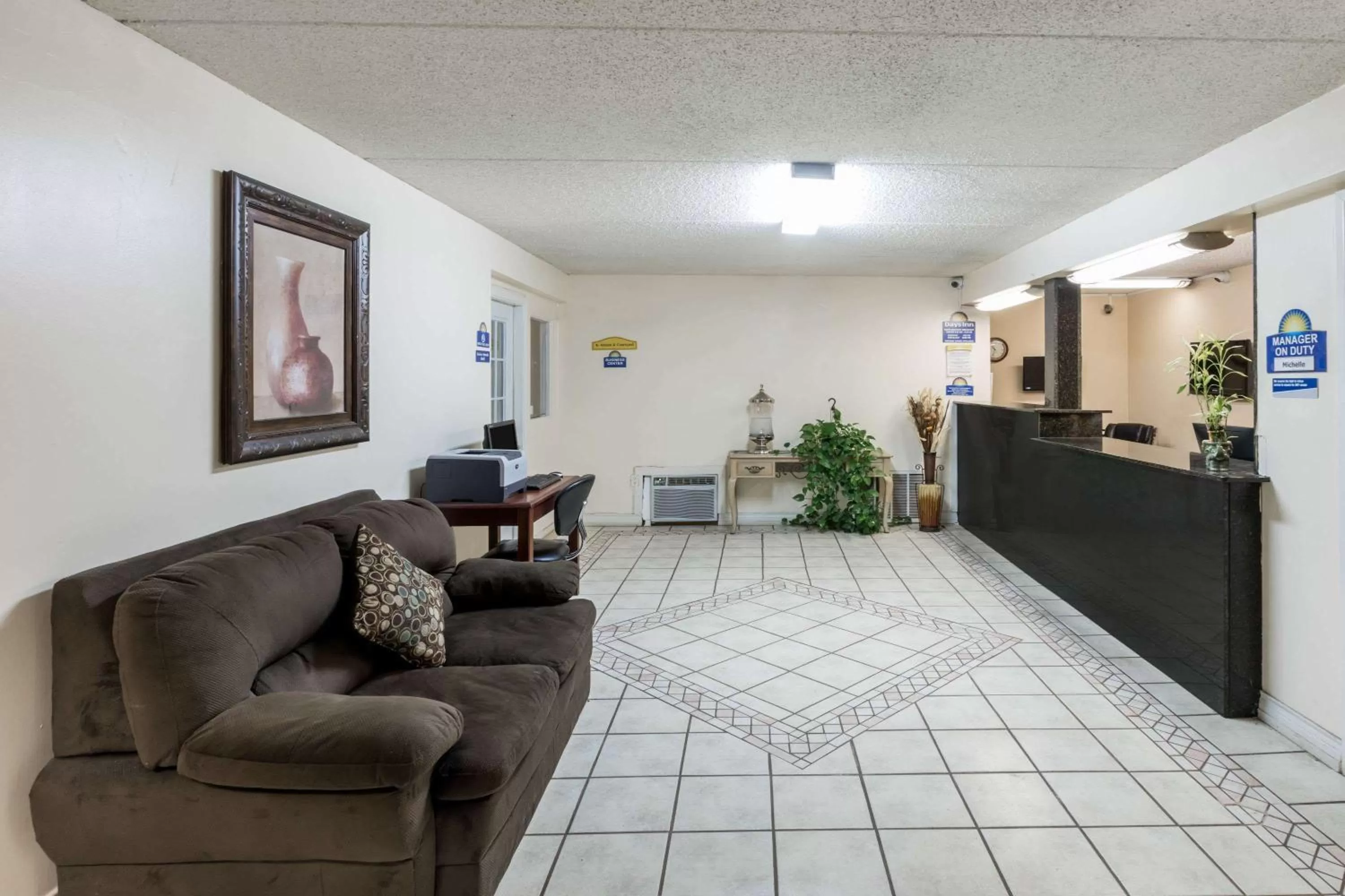 Lobby or reception in Days Inn by Wyndham Midland