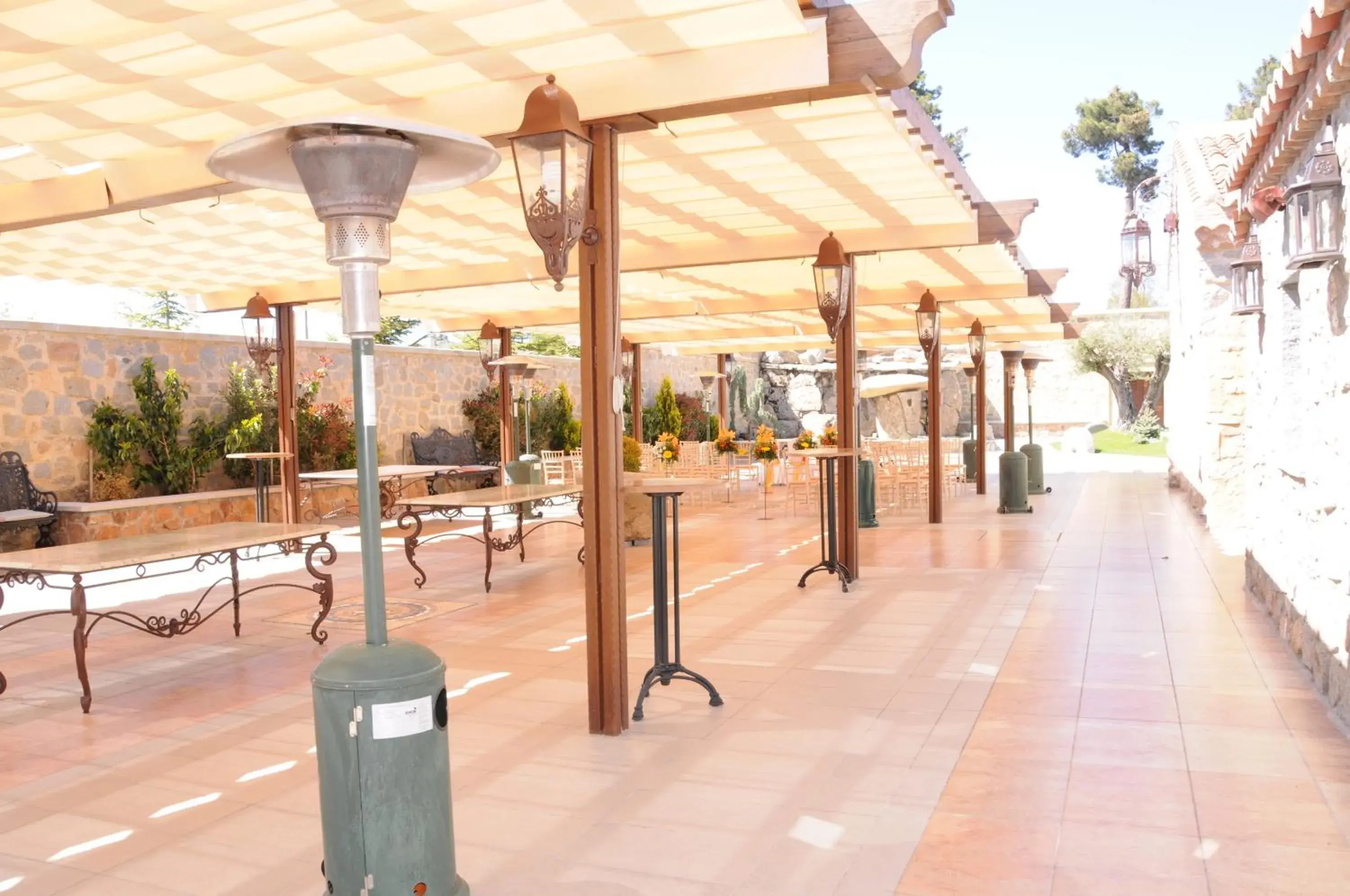 Banquet/Function facilities, Patio/Outdoor Area in Hotel Sercotel Cuatro Postes