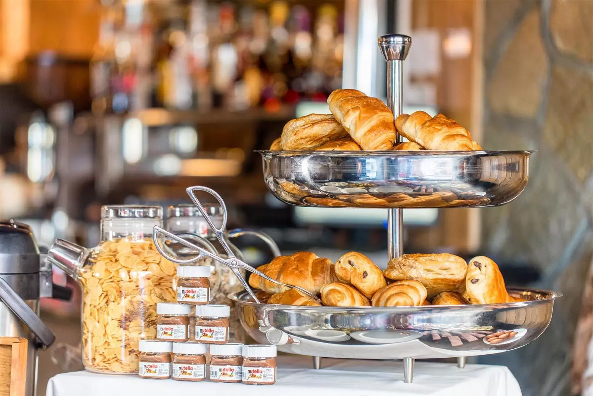 Buffet breakfast, Food in Madame Vacances - Hôtel Courchevel Olympic