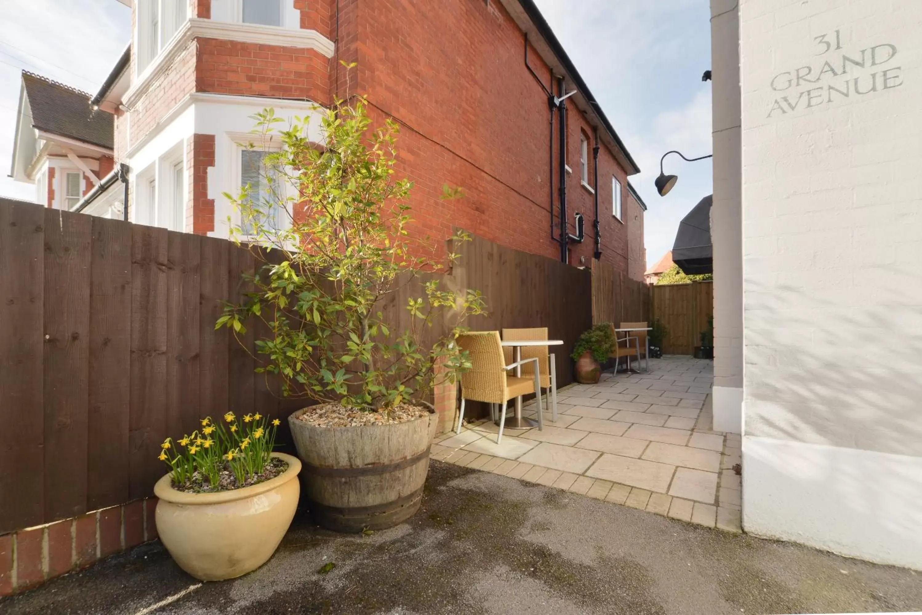 Facade/entrance, Property Building in Mory House