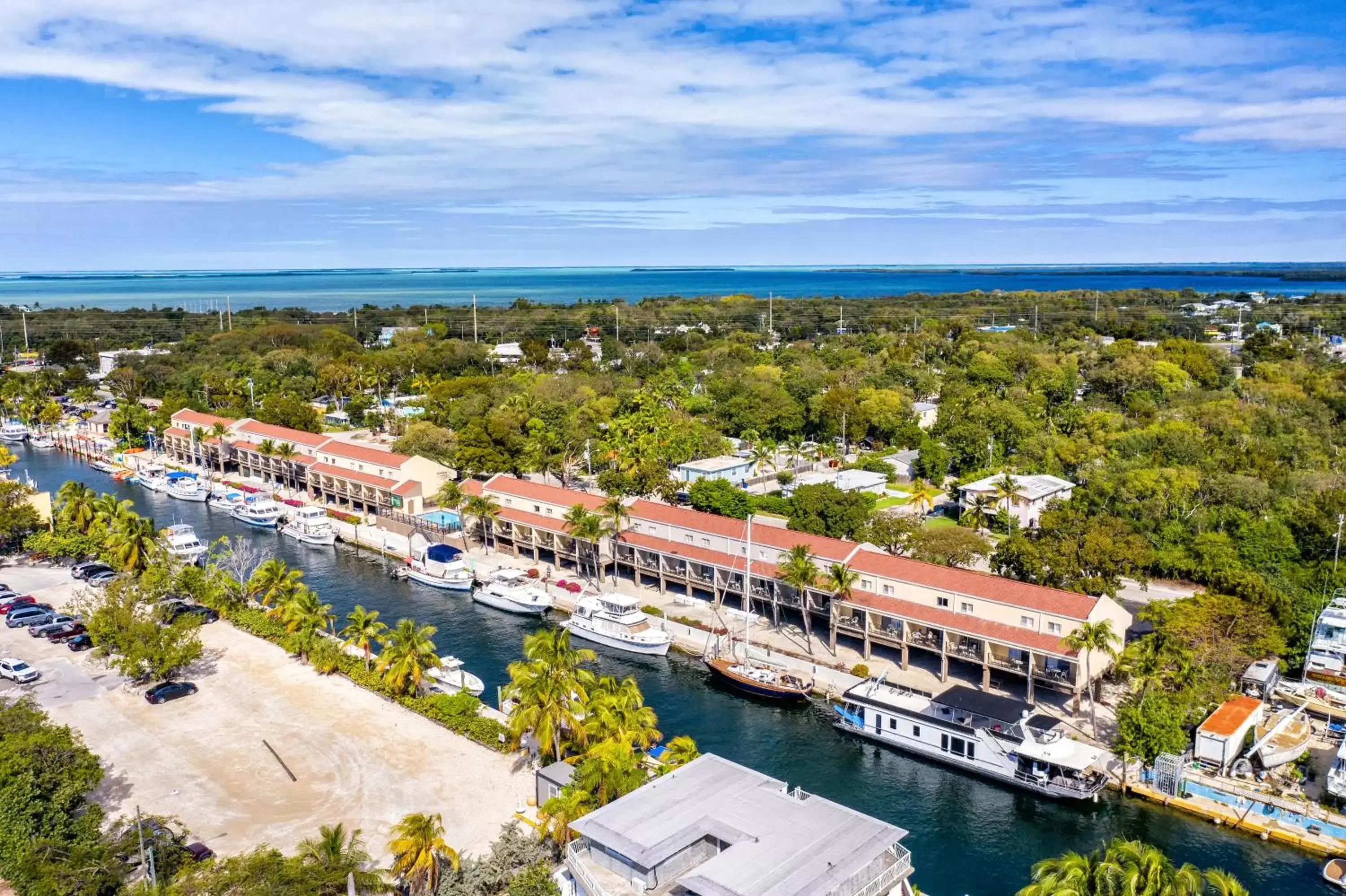 Bird's eye view, Bird's-eye View in Waterside Suites and Marina