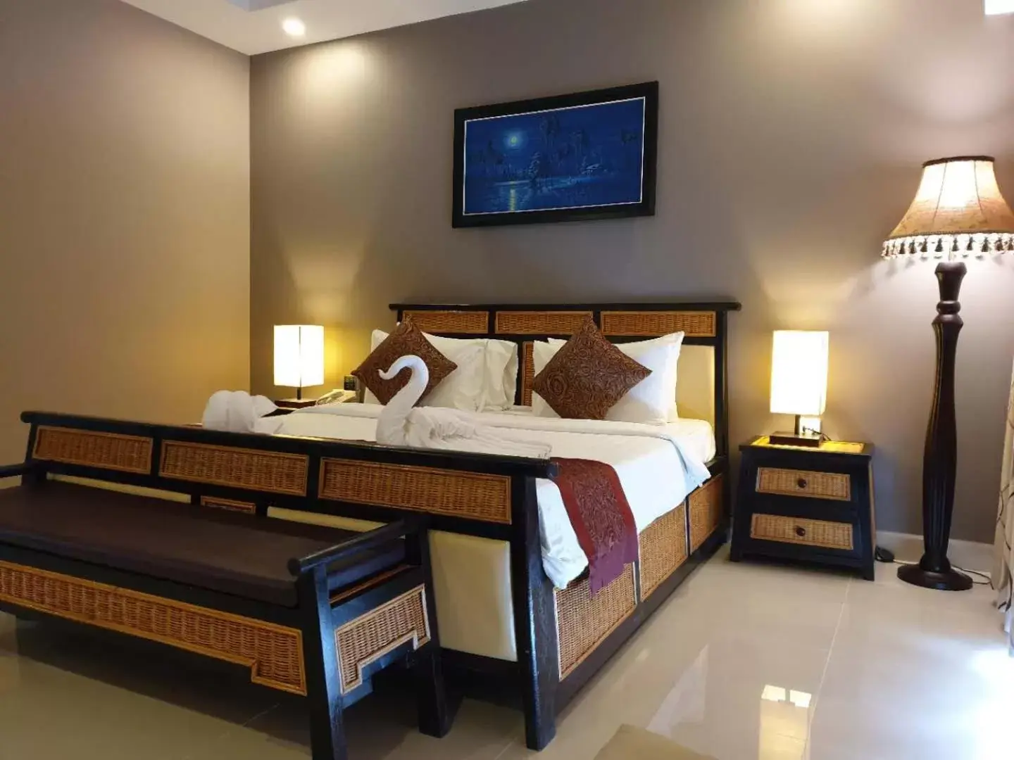 Bed in Aristocrat Residence & Hotel