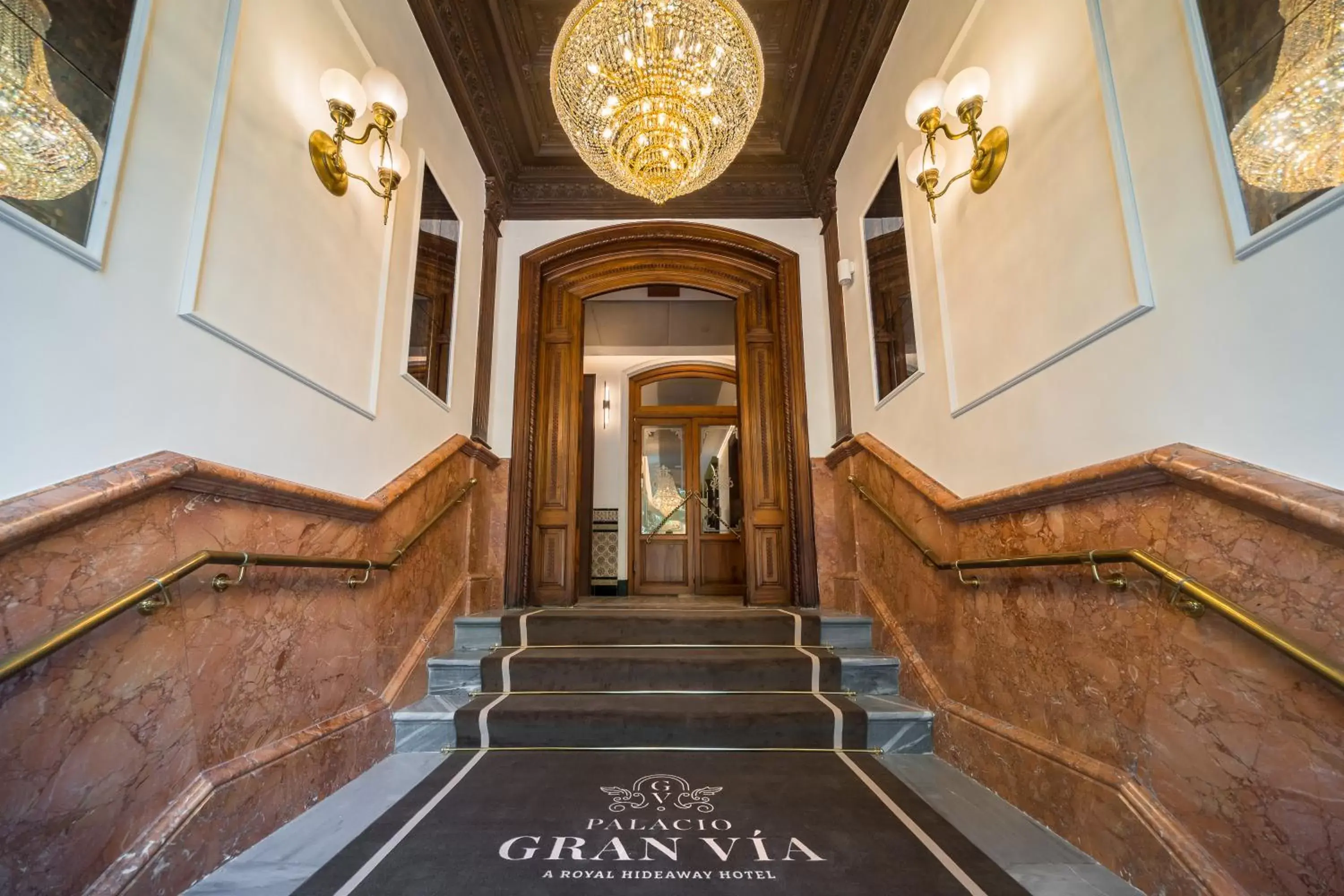Facade/entrance in Palacio Gran Vía, a Royal Hideaway Hotel