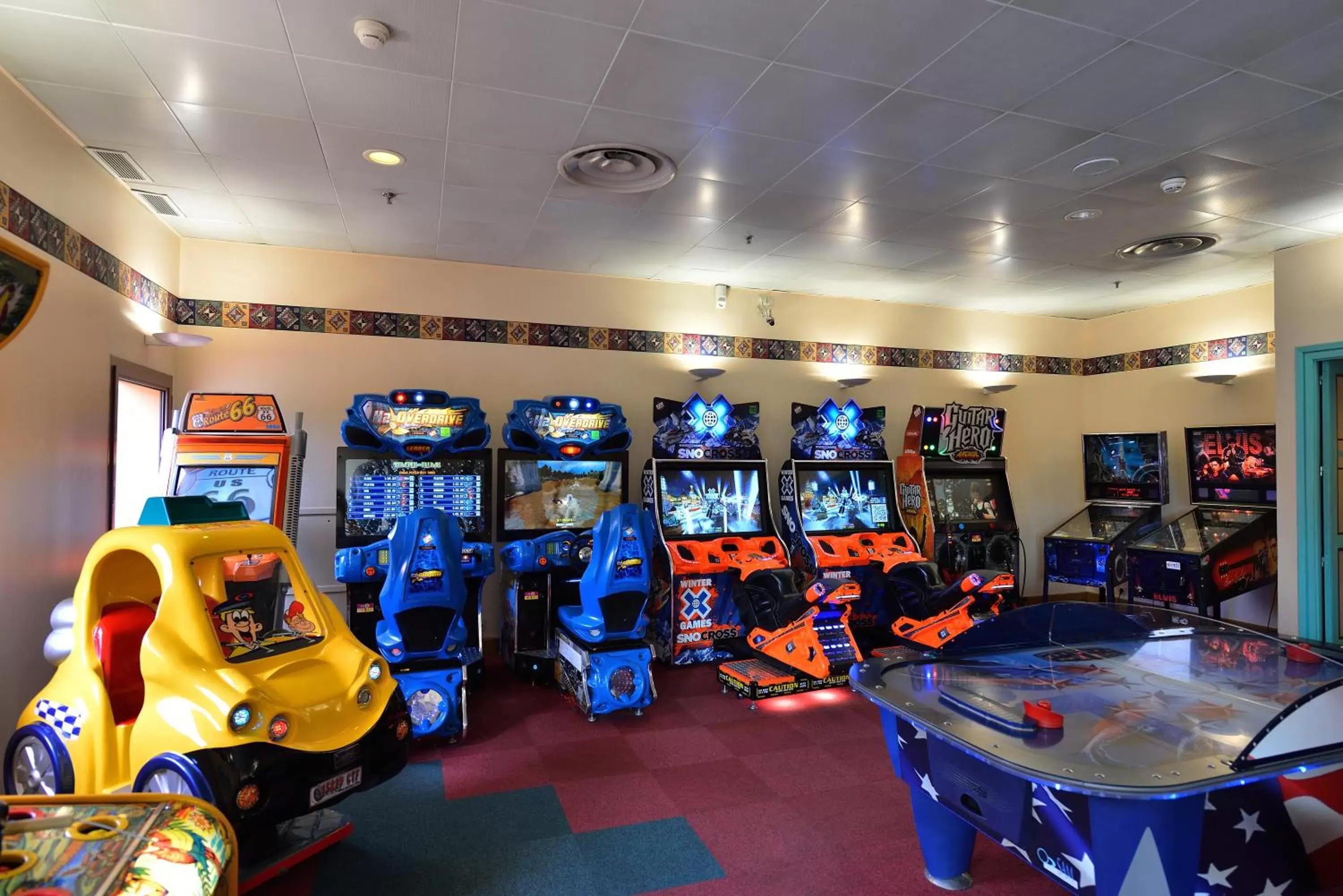 Game Room, Casino in Disney Hotel Santa Fe