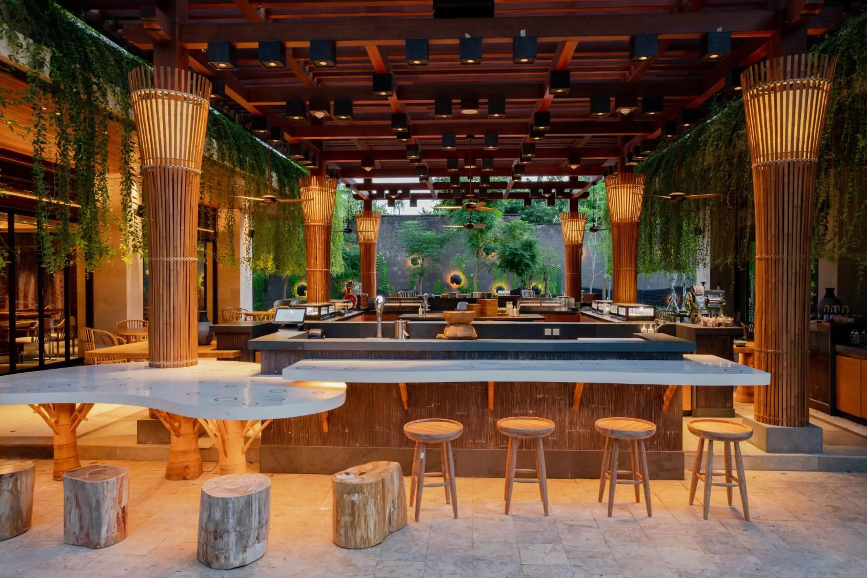 Restaurant/places to eat, Lounge/Bar in Andaz Bali - a Concept by Hyatt