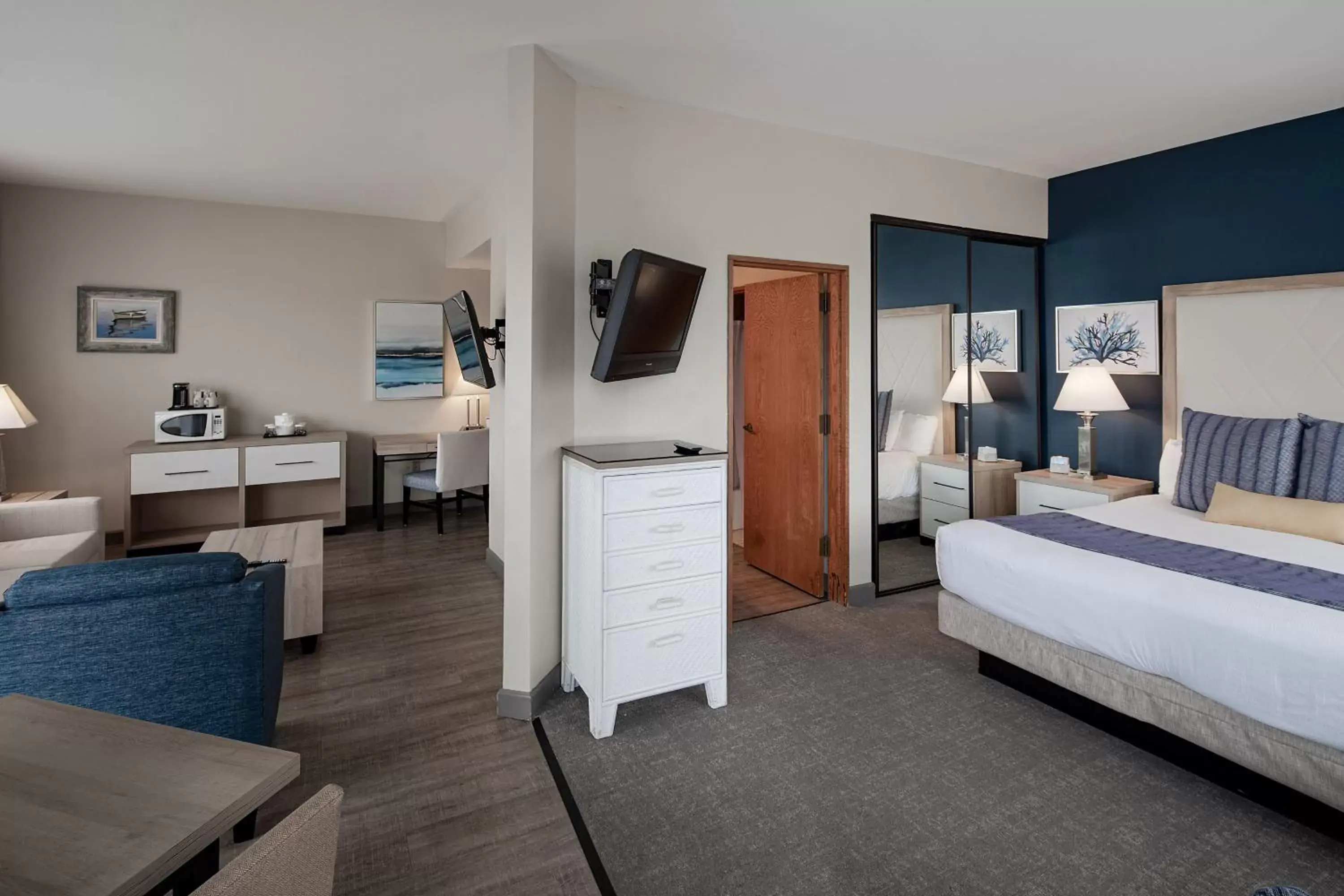 Photo of the whole room, Bed in Bay Club Hotel and Marina Photo of the whole room, Bed in Bay Club Hotel and Marina