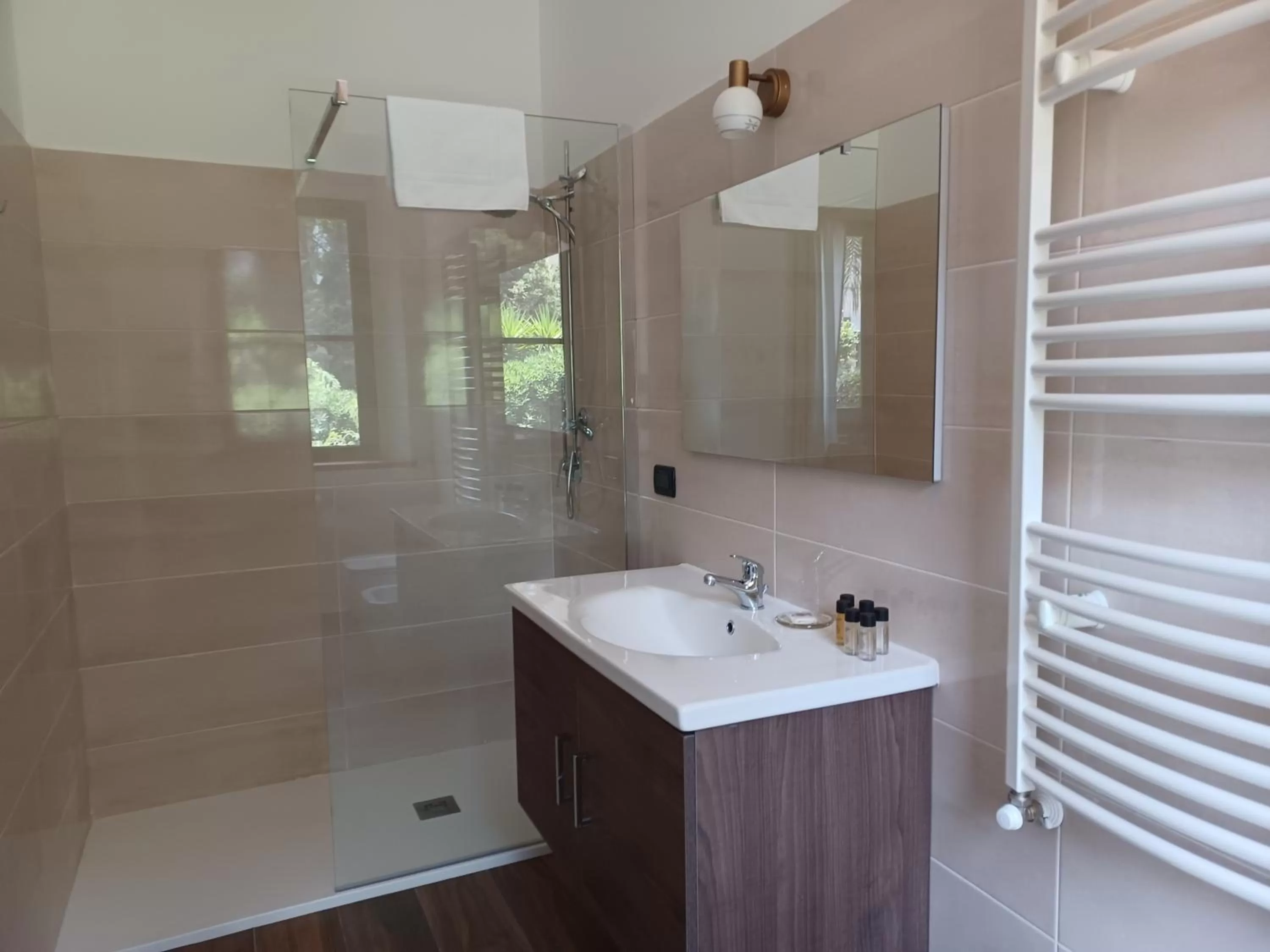 Shower, Bathroom in Anthea