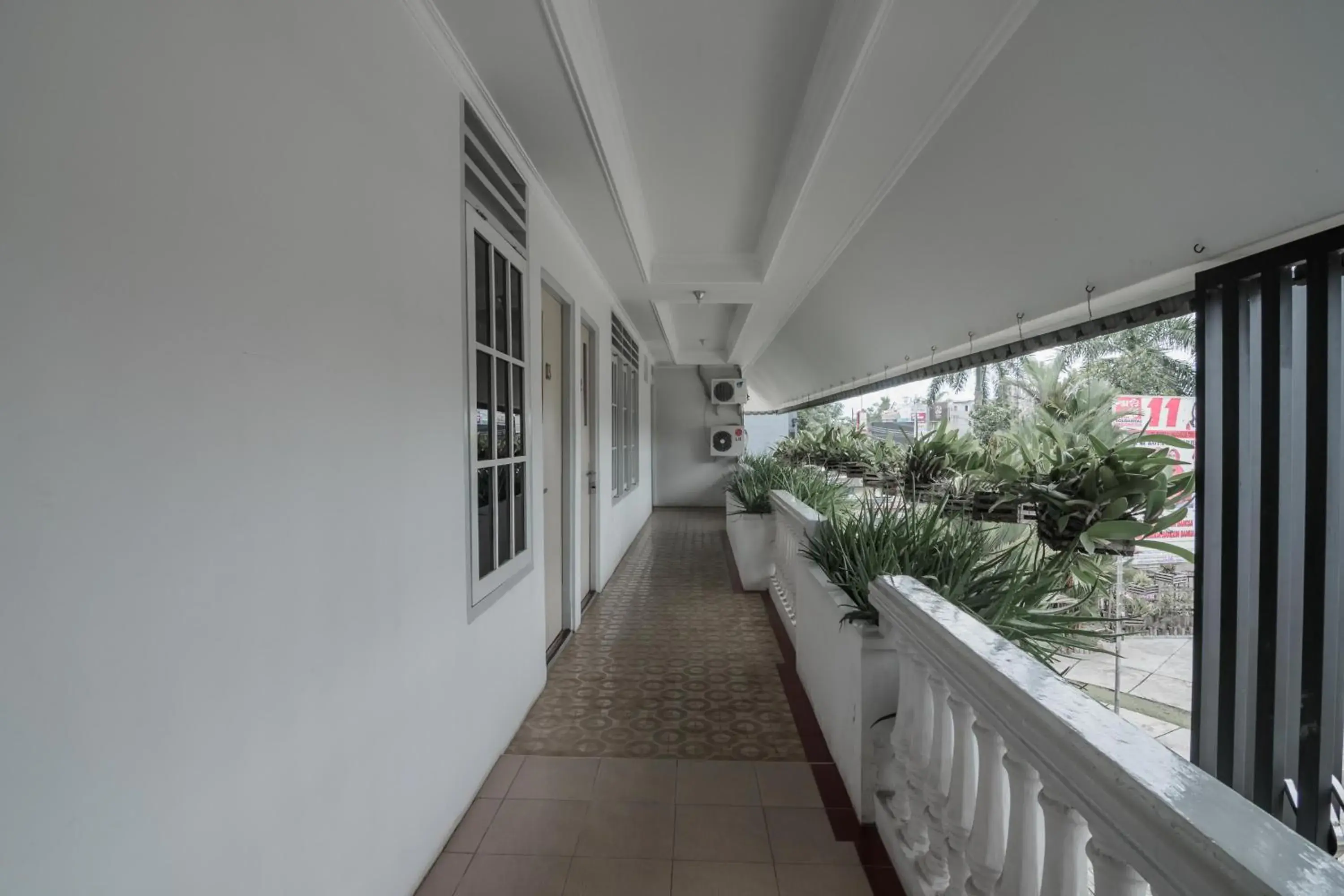 Balcony/Terrace in RedDoorz Syariah Plus @ Banjarbaru