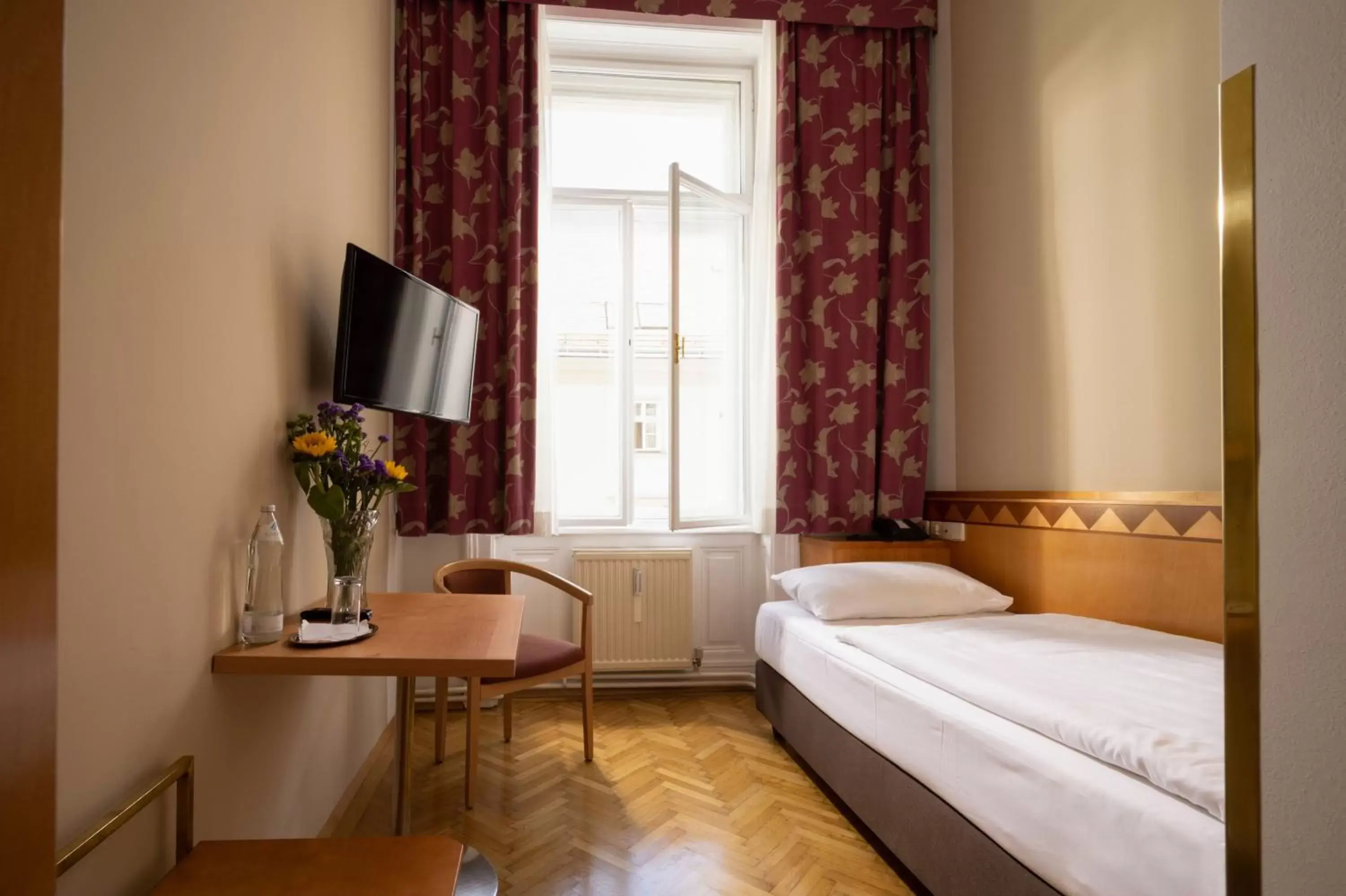 Bedroom, Bed in Hotel Post Wien Bedroom, Bed in Hotel Post Wien