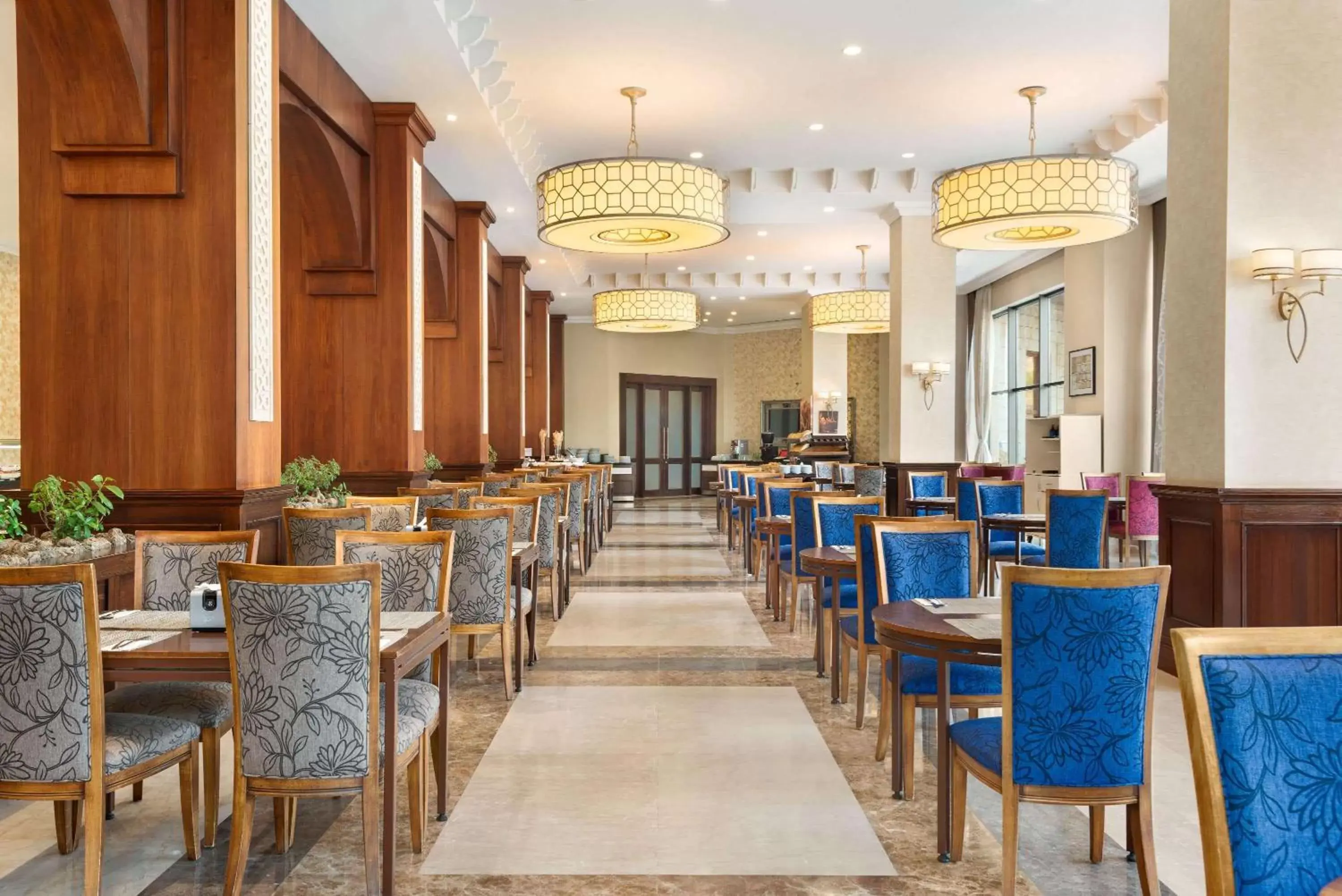 Restaurant/Places to Eat in Ramada Plaza by Wyndham Mardin