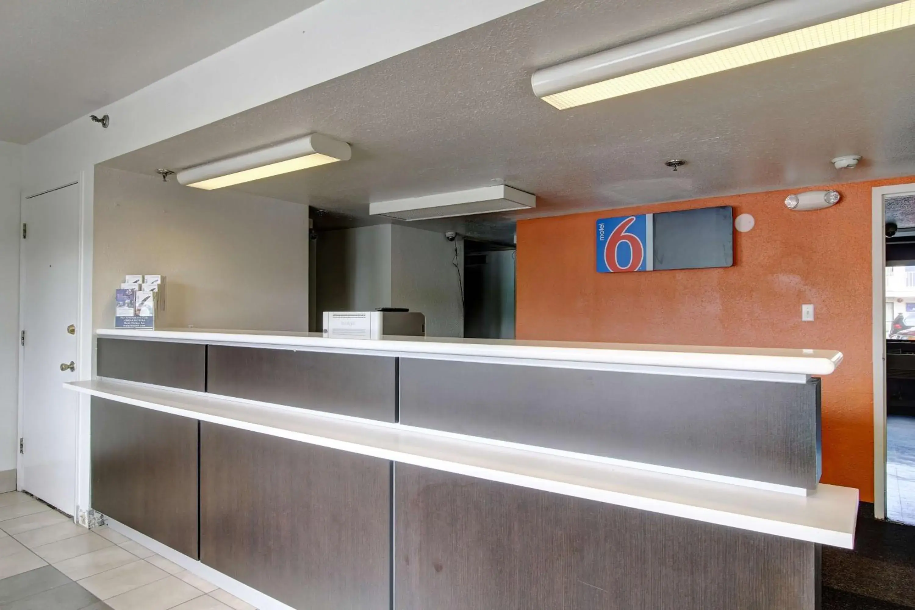 Property logo or sign, Lobby/Reception in Motel 6-Amherst, OH - Cleveland West - Lorain