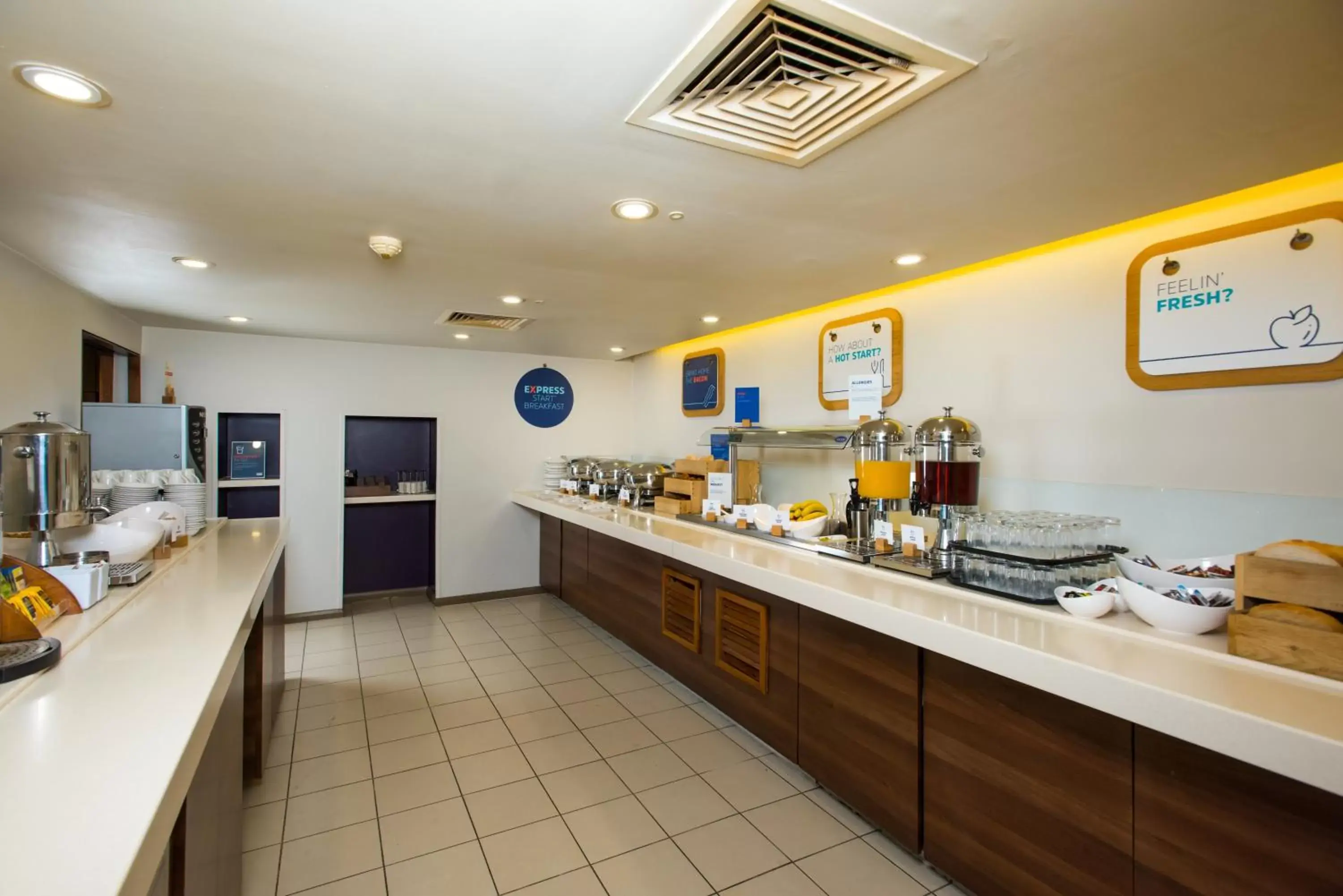 Breakfast, Restaurant/Places to Eat in Holiday Inn Express Lincoln City Centre, an IHG Hotel