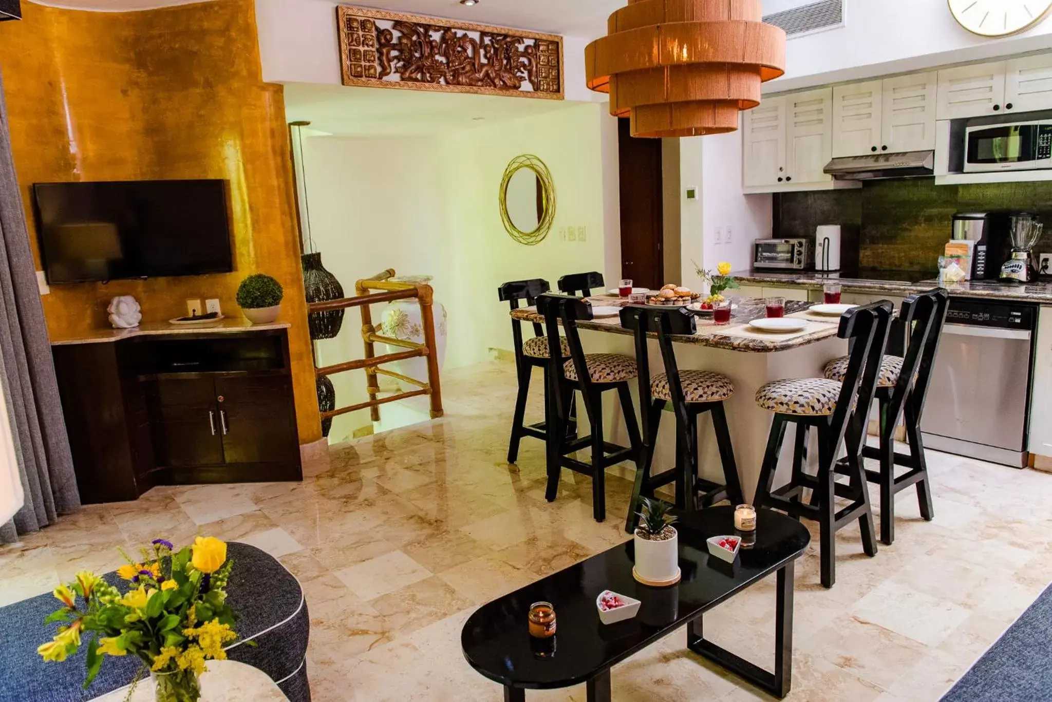 TV and multimedia, Restaurant/Places to Eat in Maya Villa Condo Hotel and Beachclub