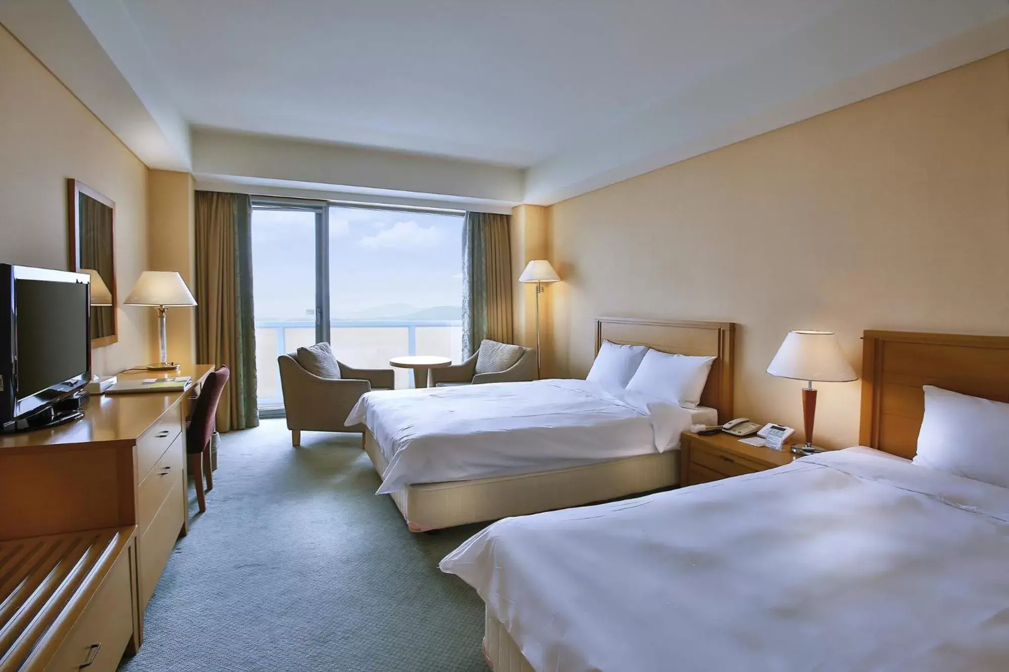 Photo of the whole room, Room Photo in Hotel Hyundai by Lahan Mokpo