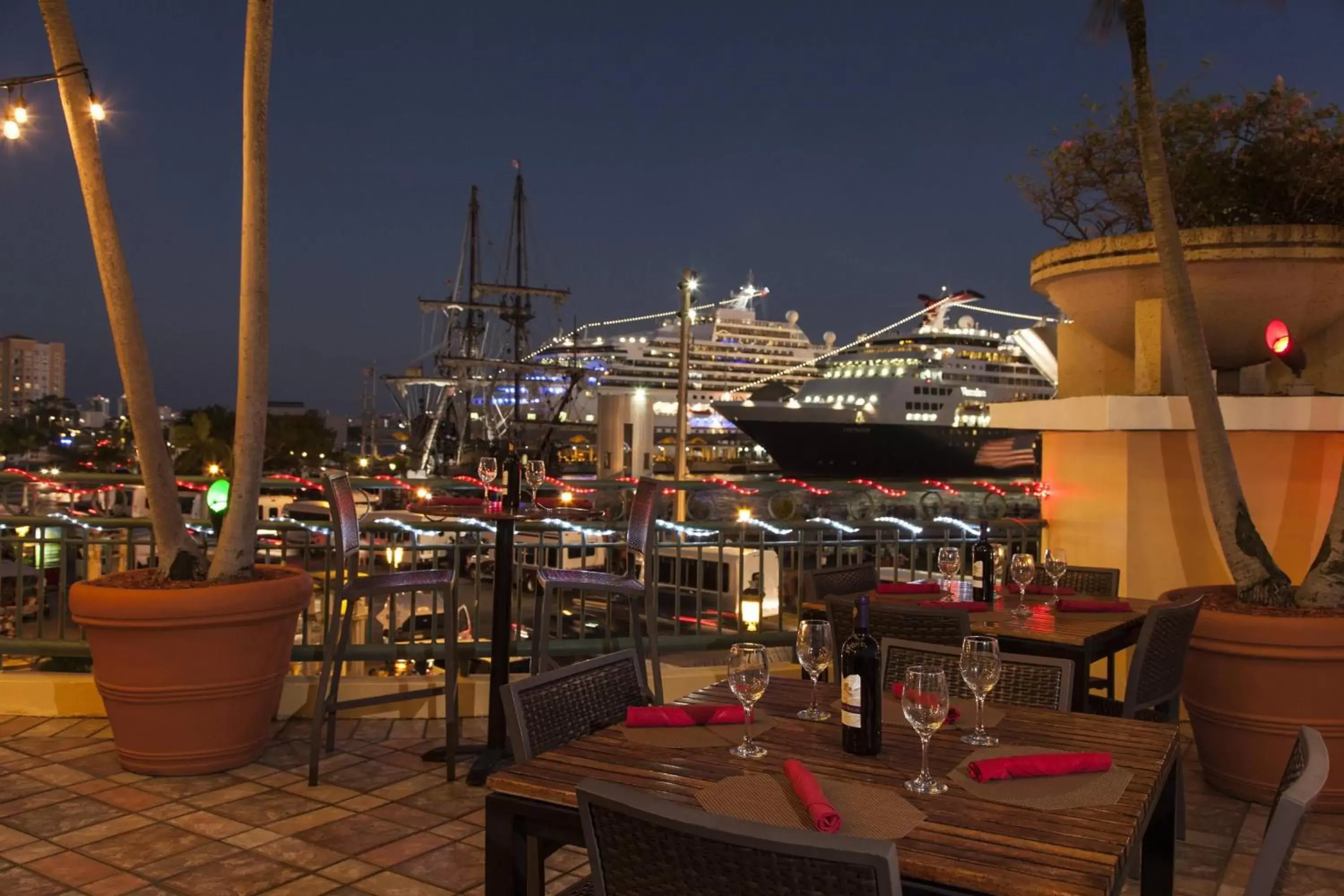 Lounge or bar, Restaurant/Places to Eat in Sheraton Old San Juan Hotel