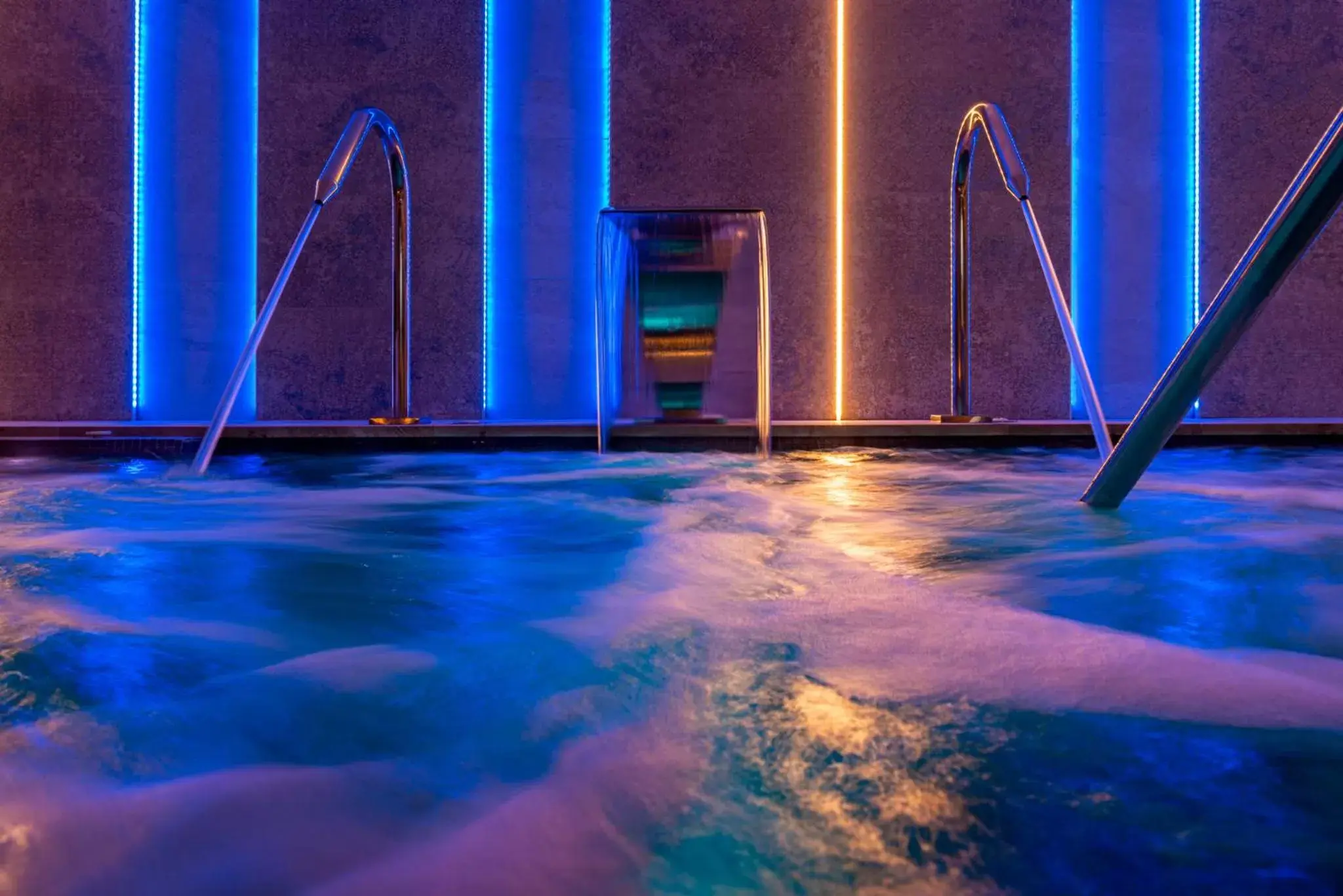 Hot Tub, Swimming Pool in L'Azure Hotel 4* Sup