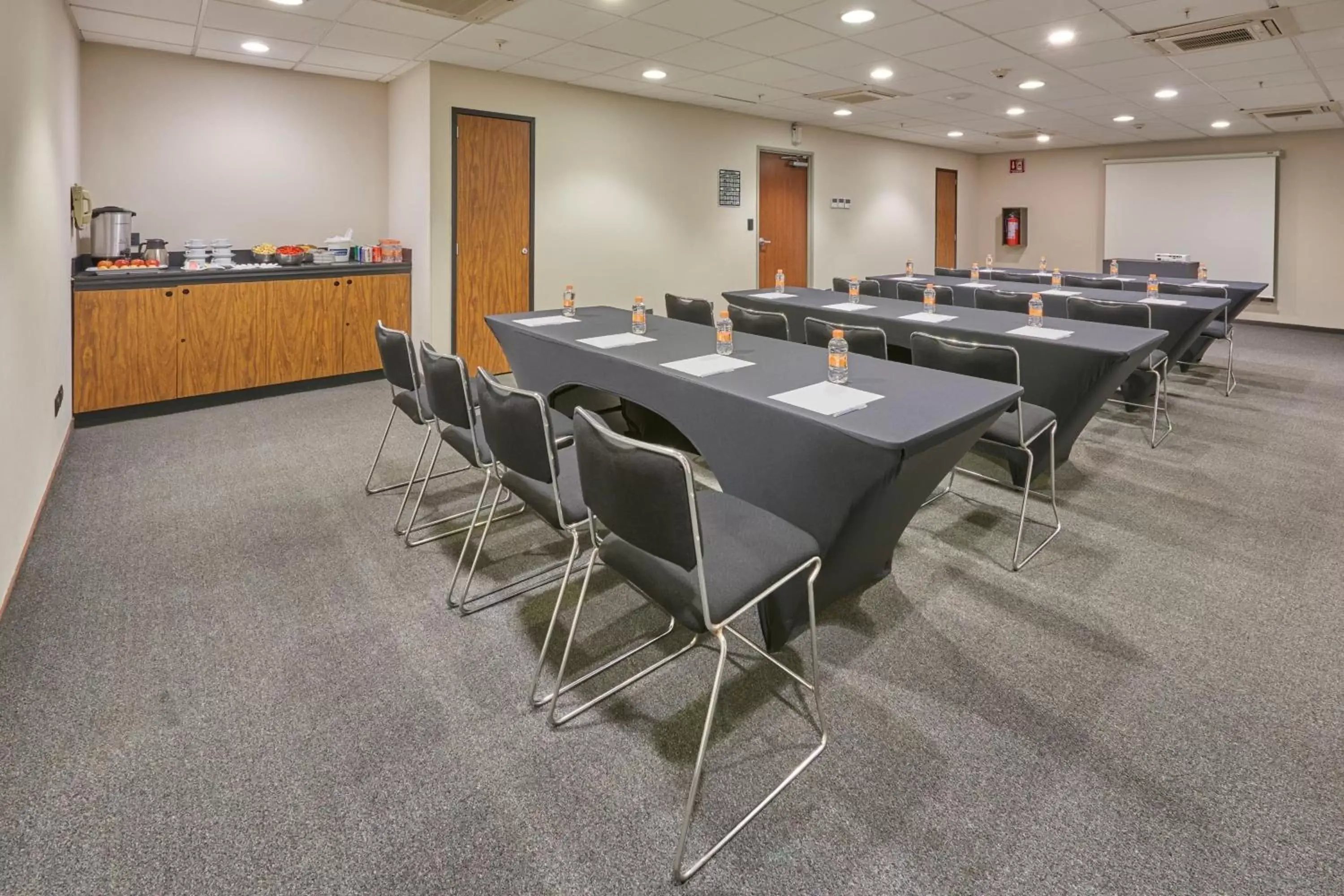 Meeting/conference room in City Express by Marriott Cananea