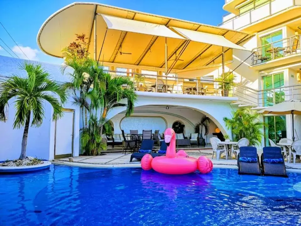 Swimming Pool in Hotel Blue Star Cancun