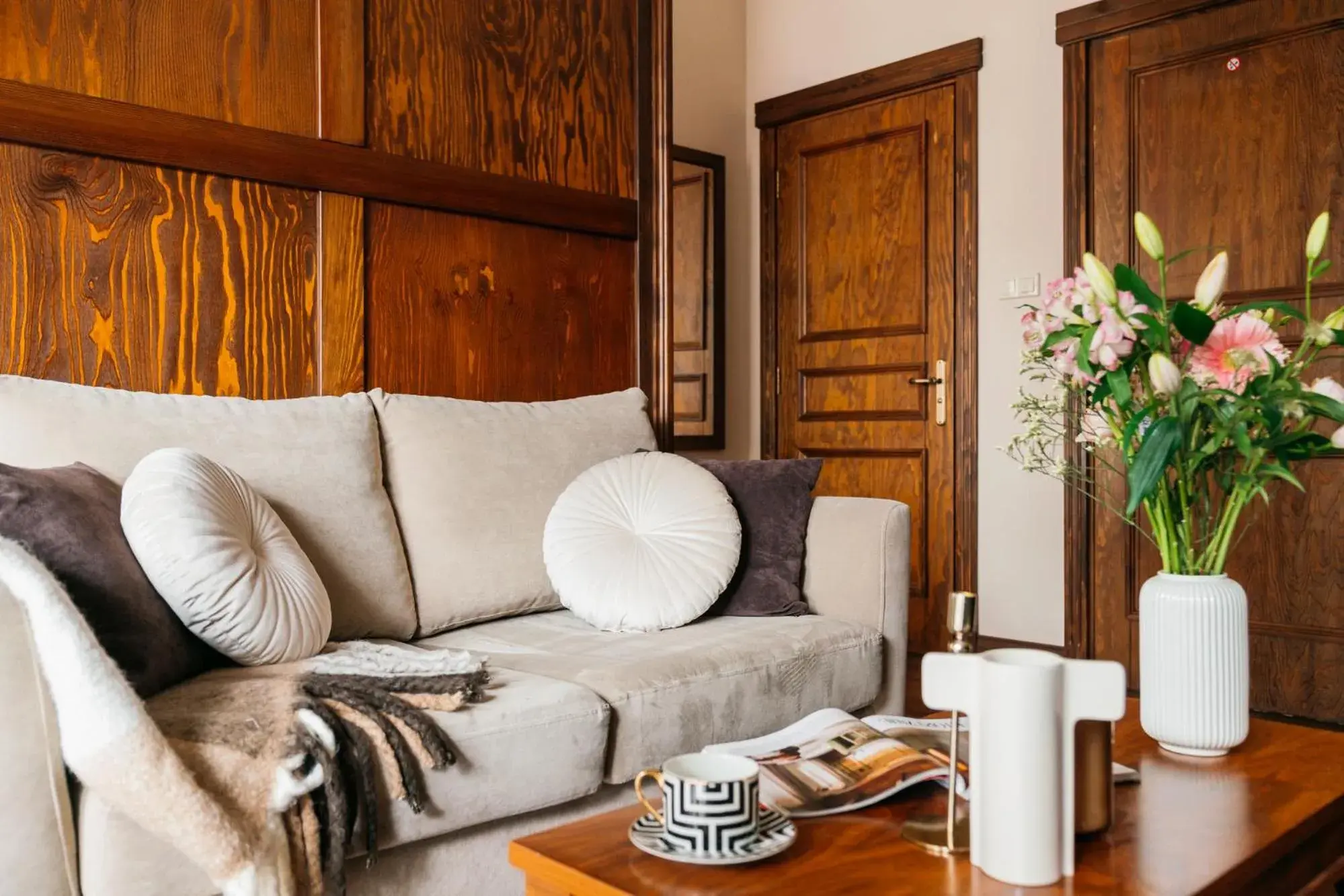 Living room, Seating Area in Topolowa Residence