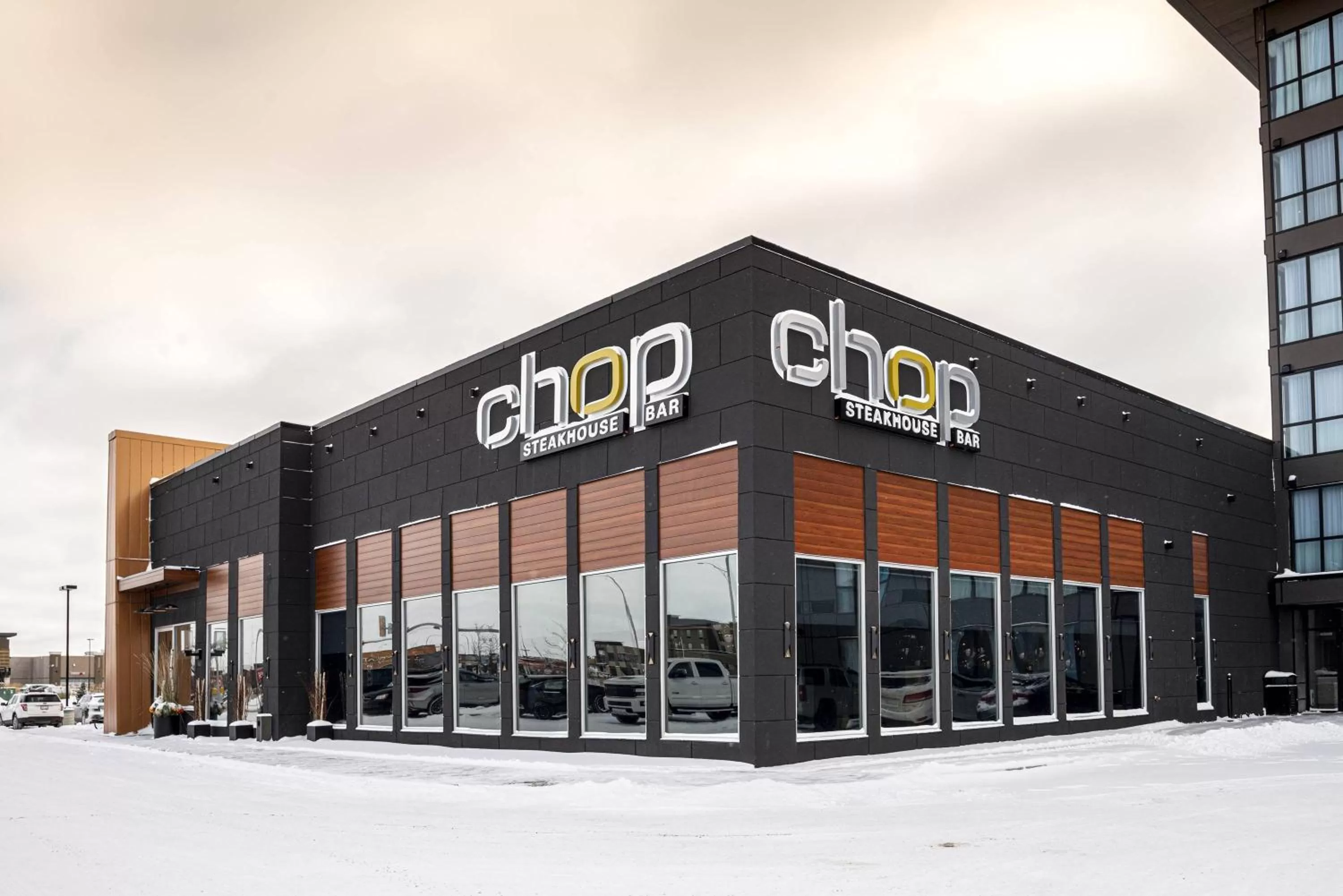 Restaurant/places to eat in Sandman Signature Sherwood Park Hotel