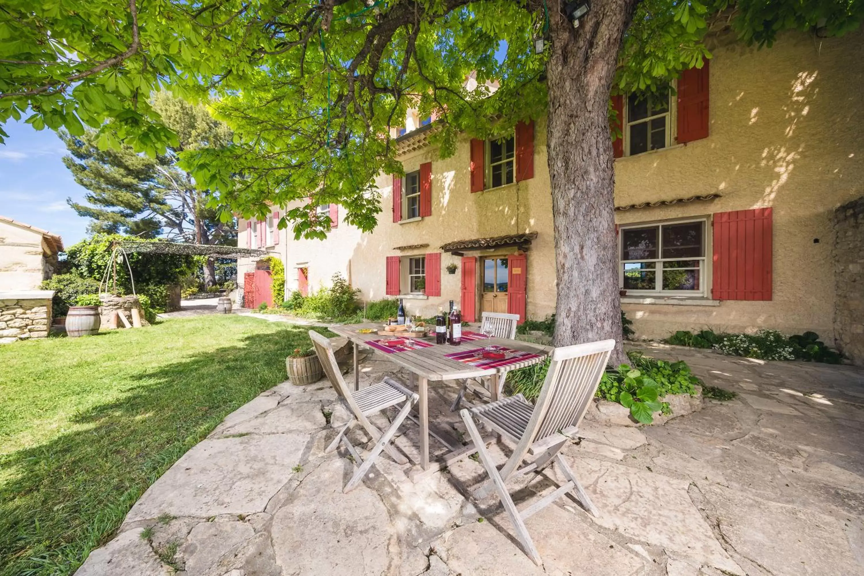 Patio, Property Building in Le Mas de Plein Pagnier