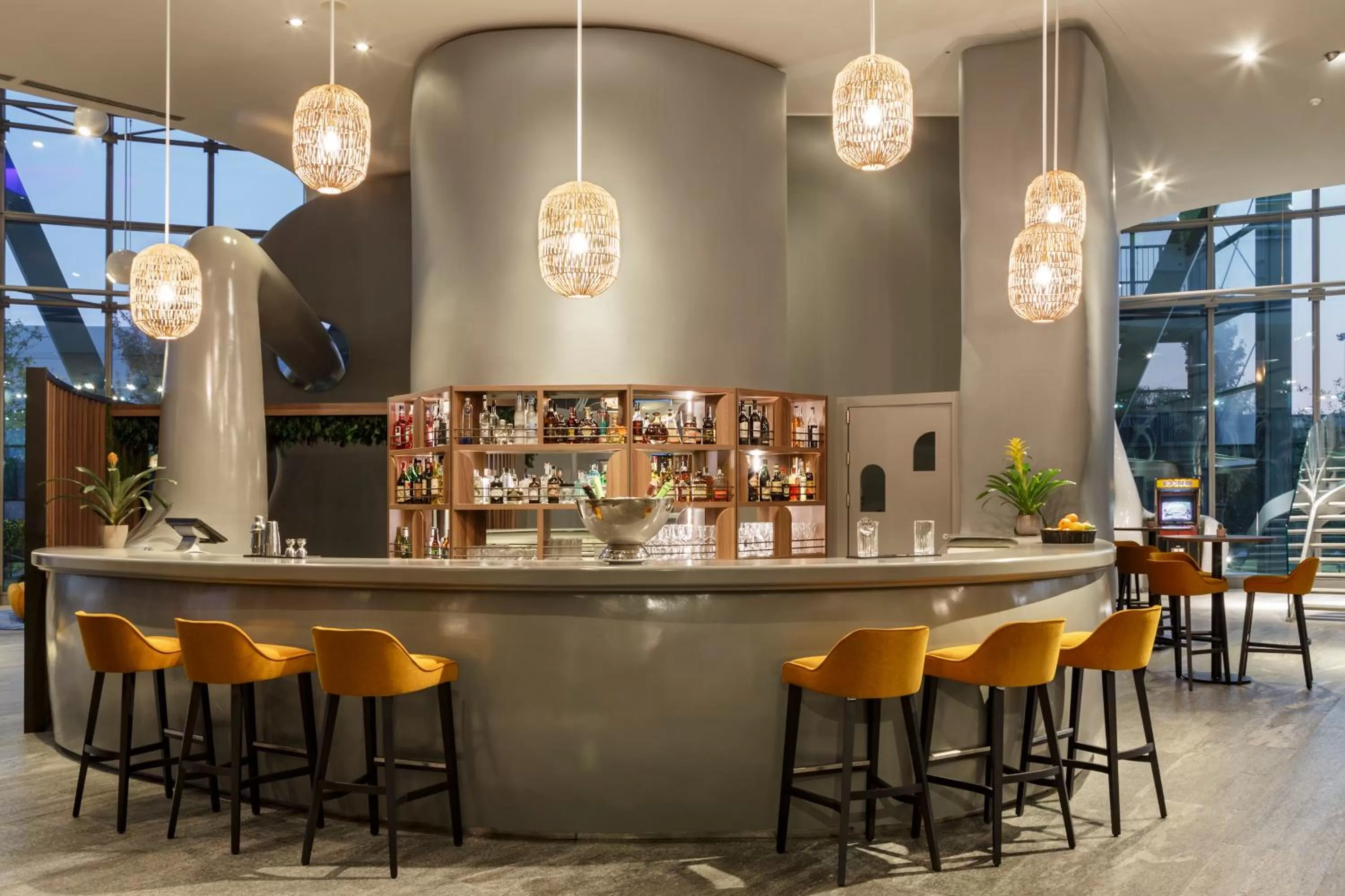 Lounge or bar in voco Milan-Fiere by IHG