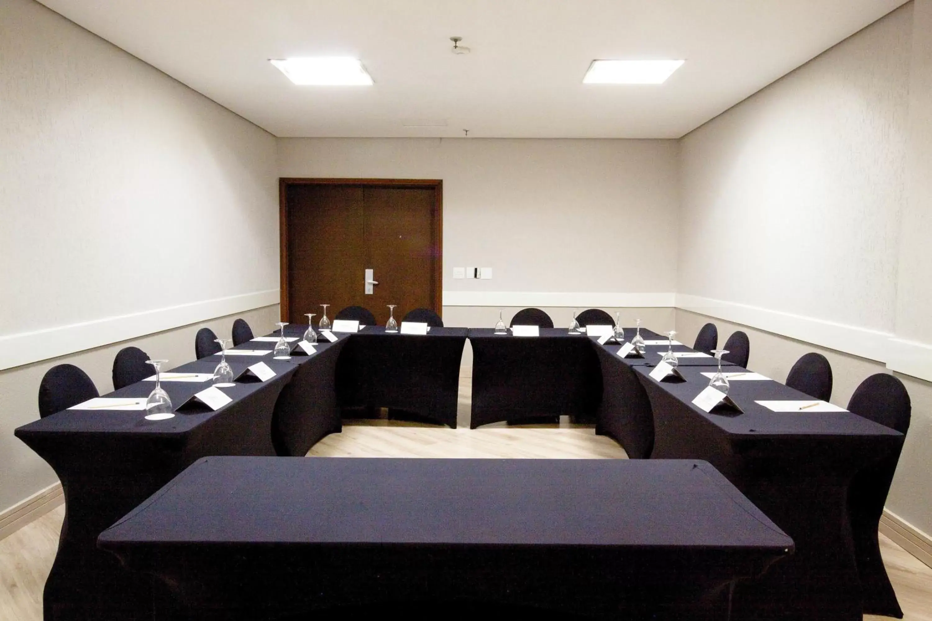 Business facilities, Business Area/Conference Room in Bristol International Guarulhos