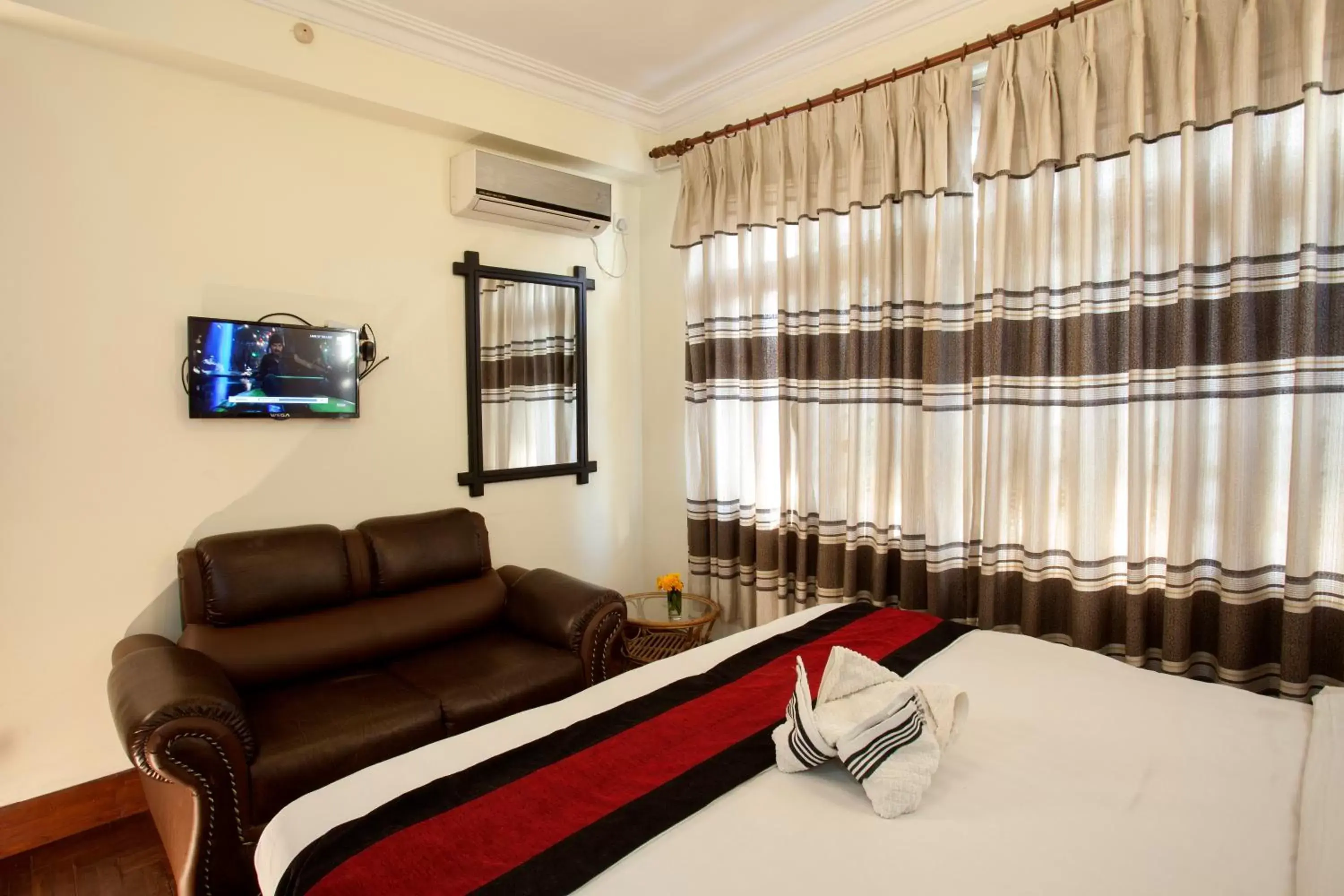 Bed, Seating Area in Hotel Atlantic