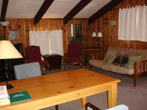 Living room, Seating Area in Georgetown Mountain Inn
