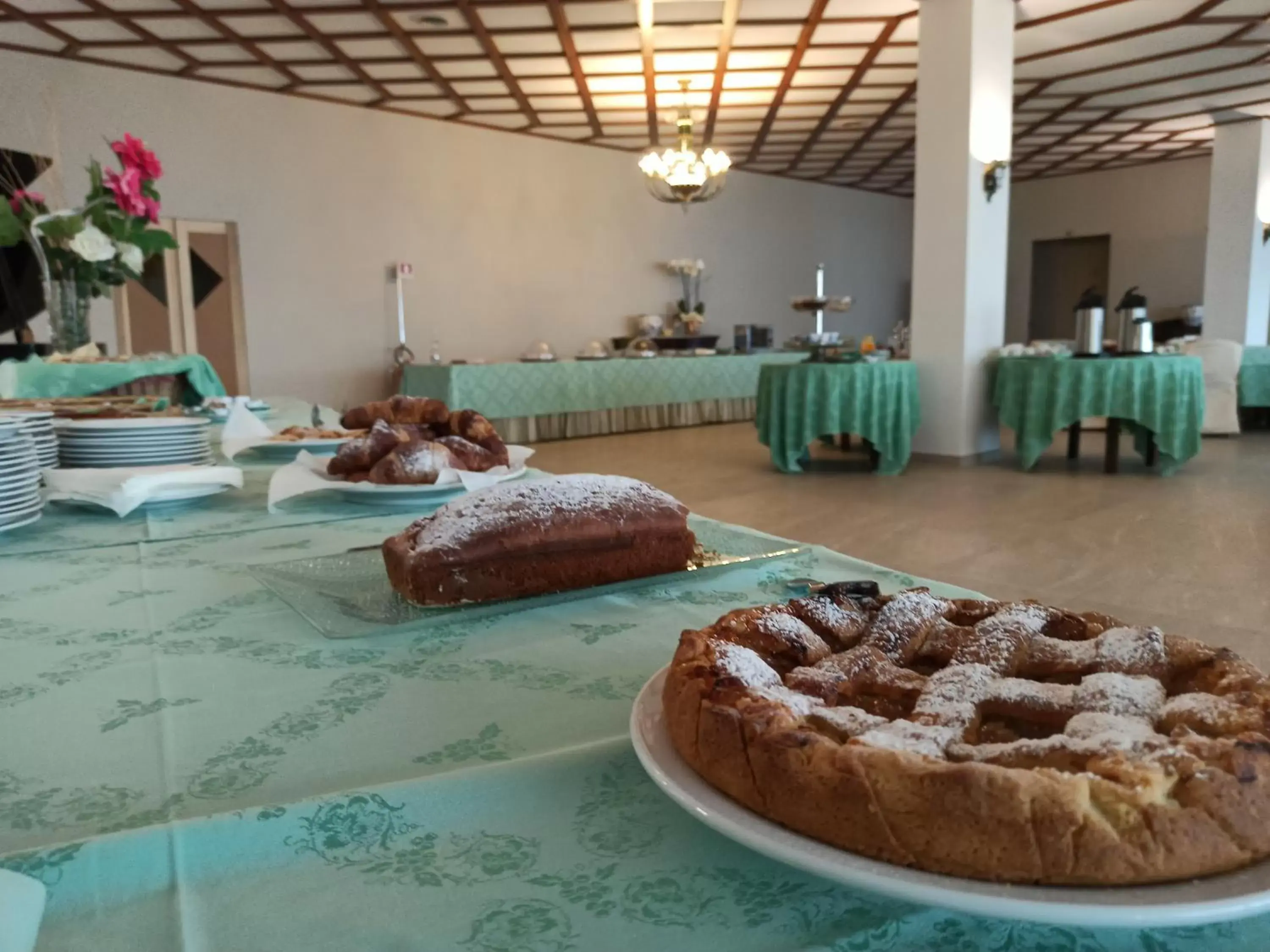 Food and drinks in Hotel Primavera Dell'Etna