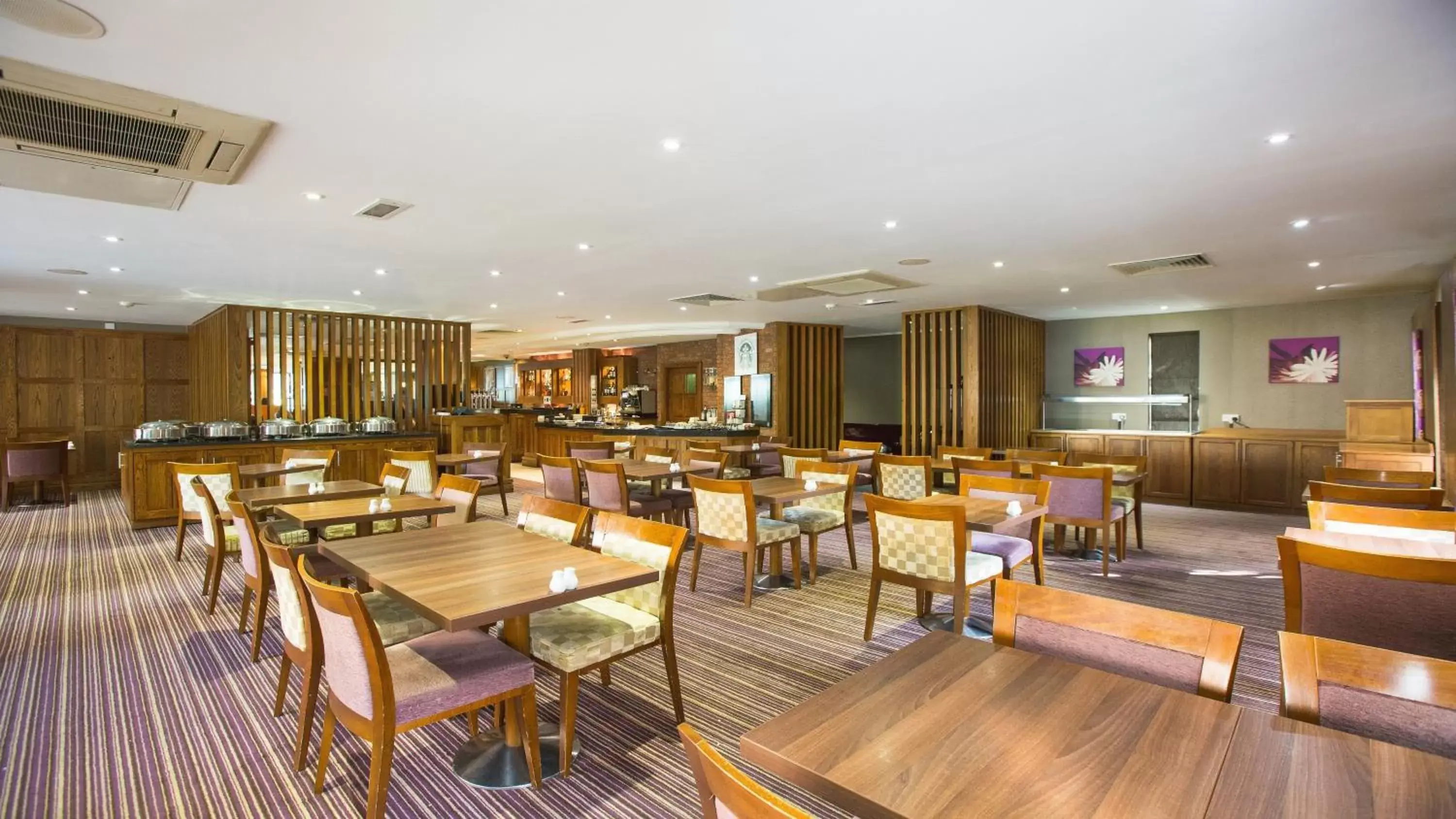 Restaurant/Places to Eat in Holiday Inn Nottingham, an IHG Hotel