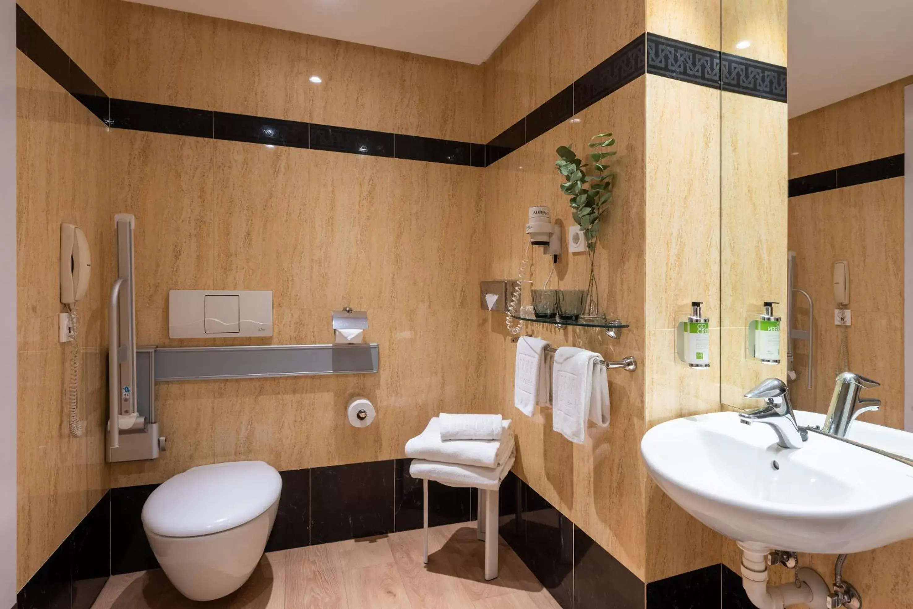 Toilet, Bathroom in Hotel San Sebastián Orly, Affiliated by Meliá