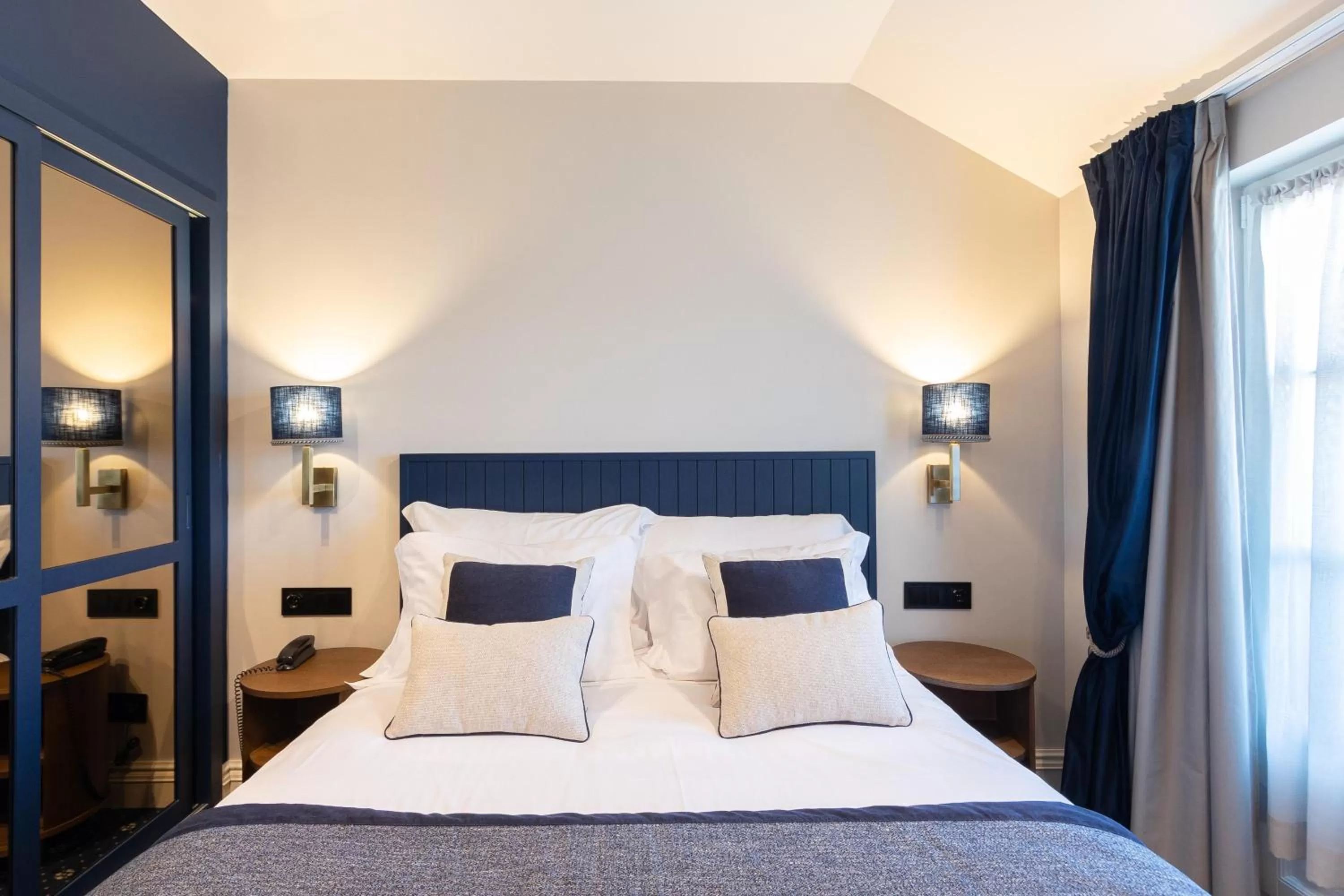 Photo of the whole room, Bed in AP Dona Aninhas