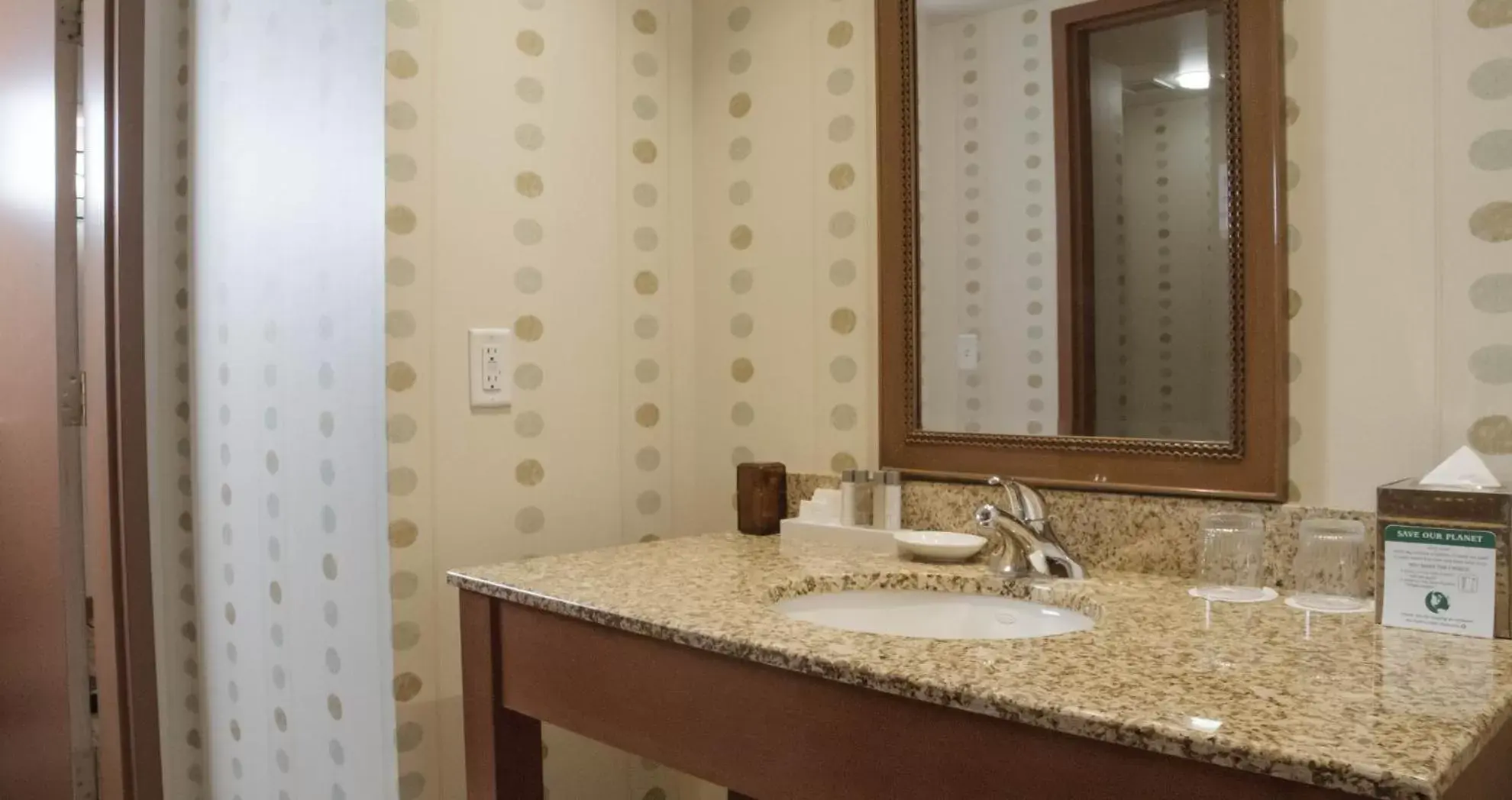 Traditional Room 2 Queen Beds in River Cree Resort & Casino Traditional Room 2 Queen Beds in River Cree Resort & Casino