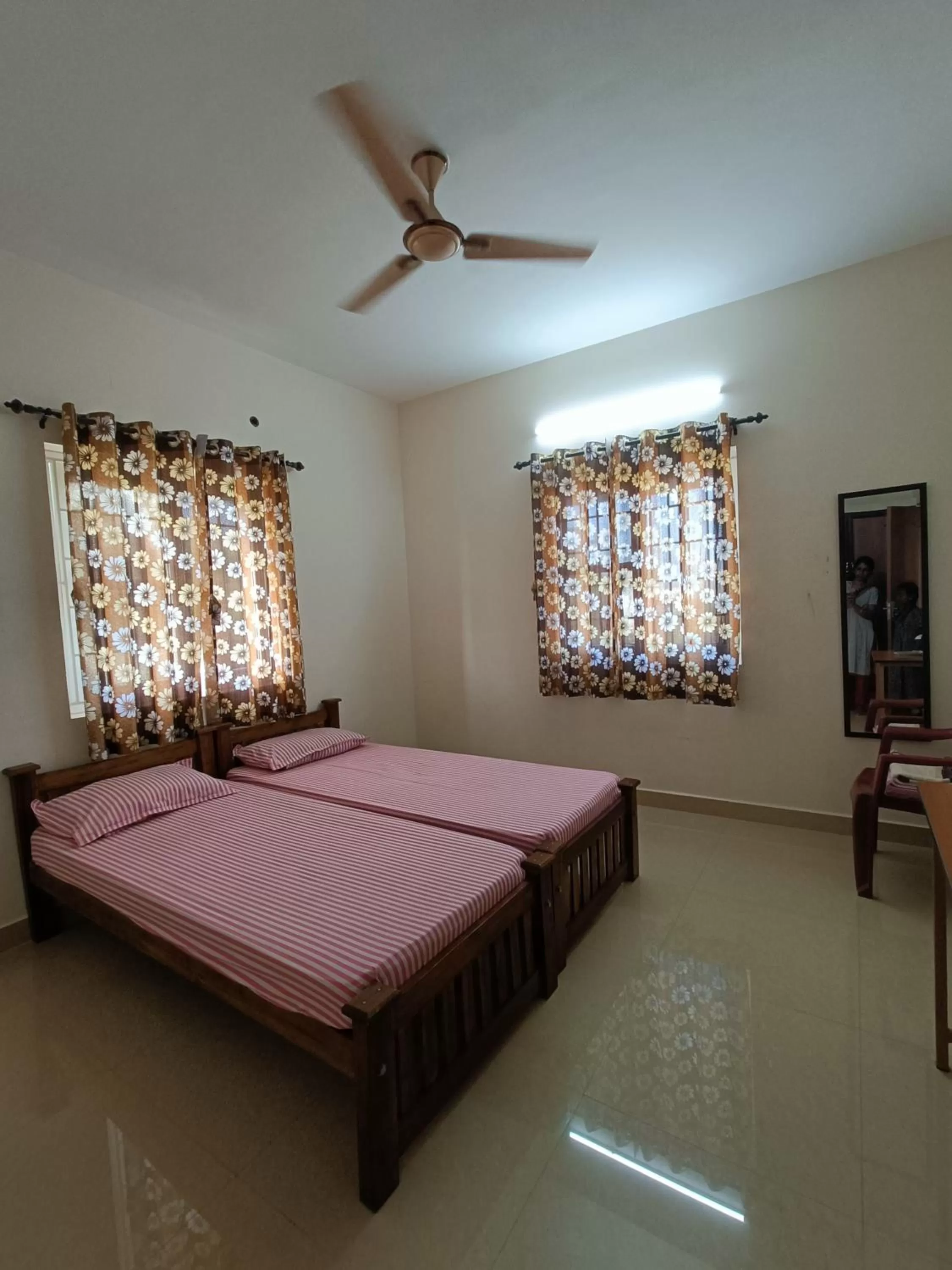 Bedroom, Bed in Shantham Service Apartments