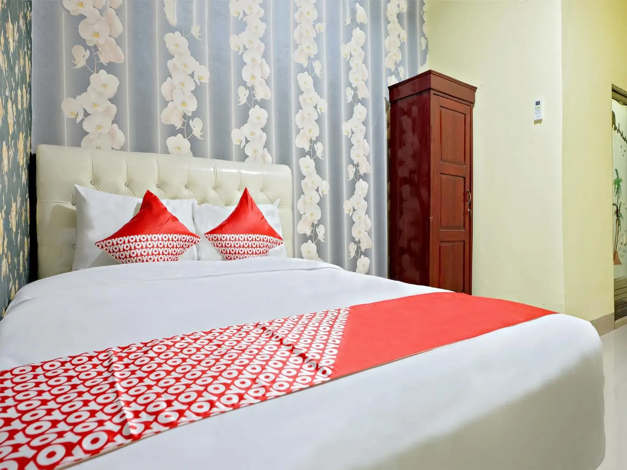 Bedroom, Bed in OYO 2595 Hotel Jinan Makassar