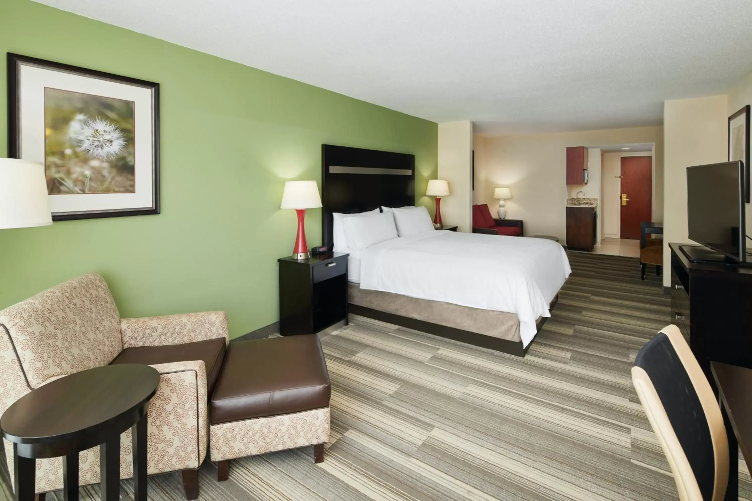 Photo of the whole room in Holiday Inn Express & Suites I-26 & Us 29 At Westgate Mall, an IHG Hotel