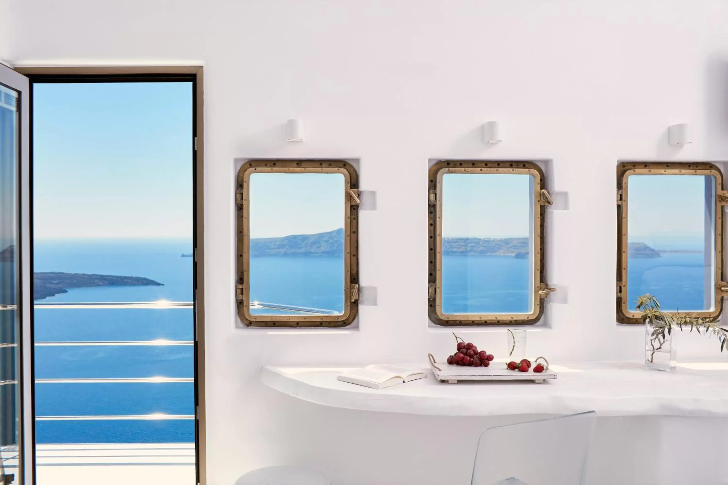 Sea view, Bathroom in Homeric Poems