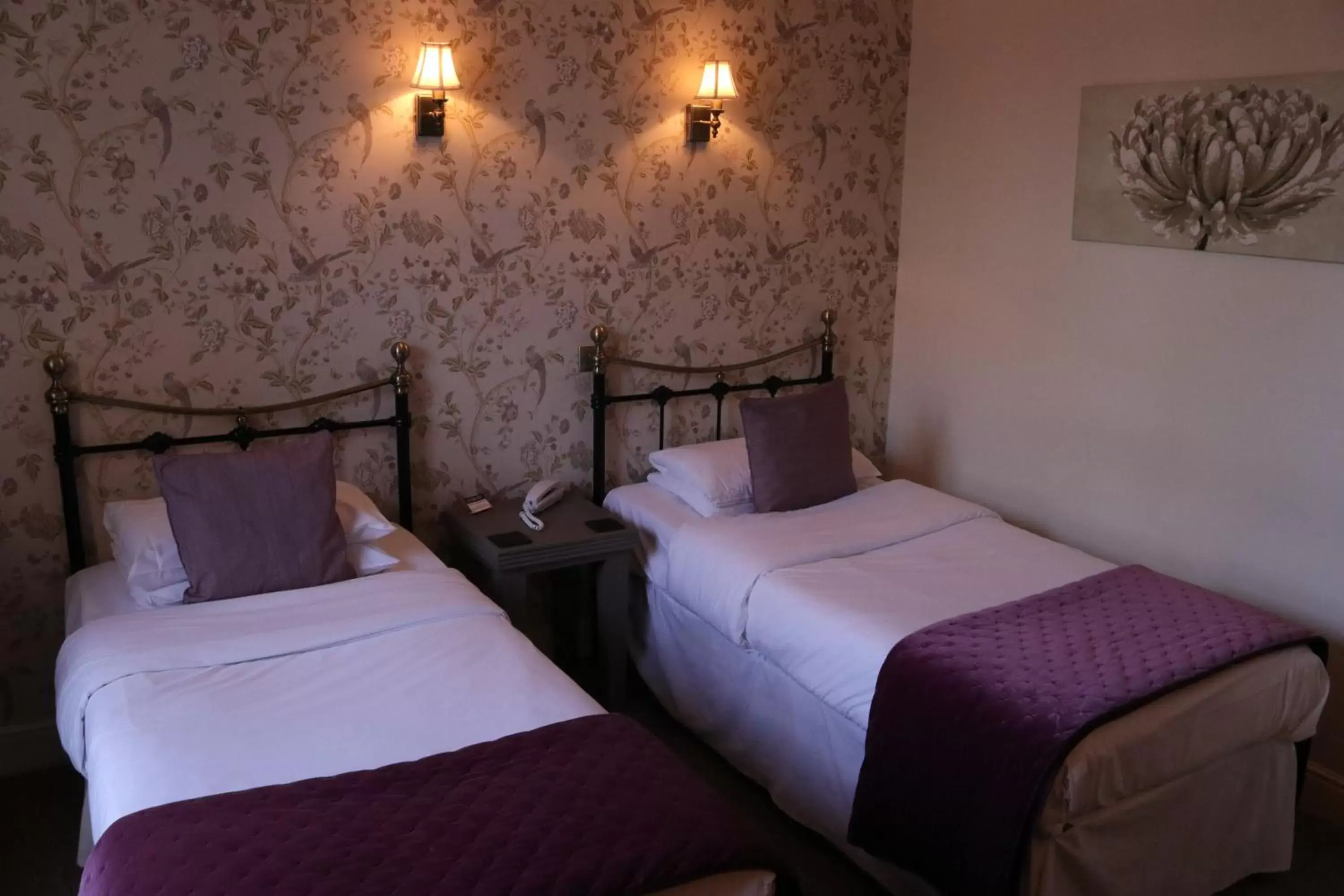 Bedroom, Bed in Tower Hotel