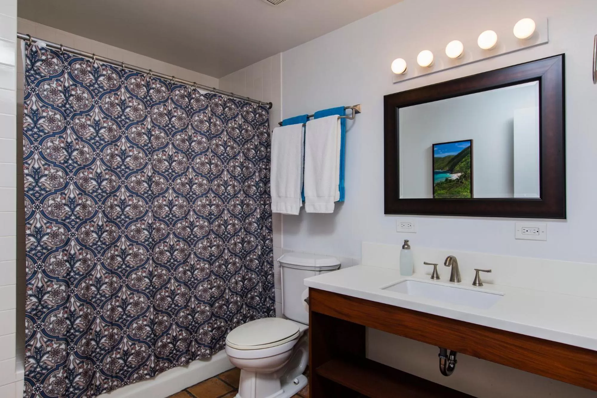 Bathroom in Sugar Apple Bed and Breakfast