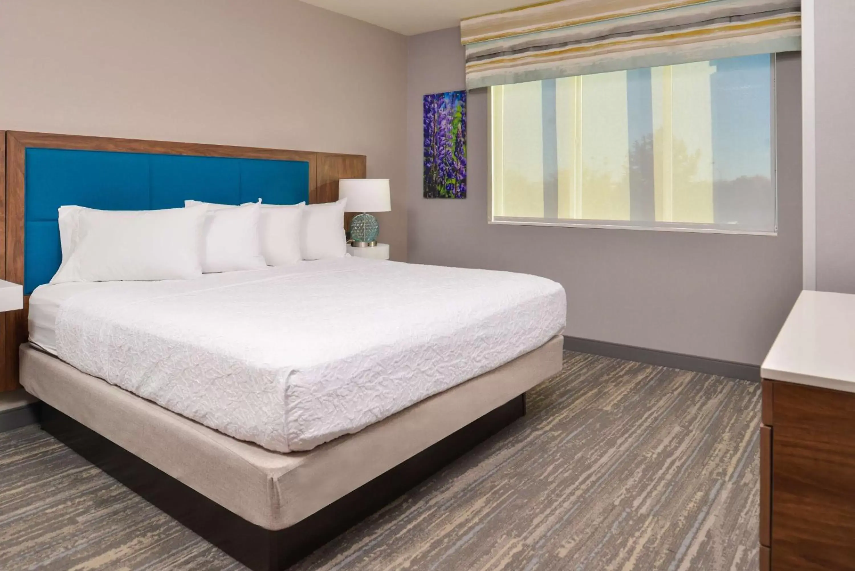 Bed in Hampton Inn & Suites Boise/Spectrum