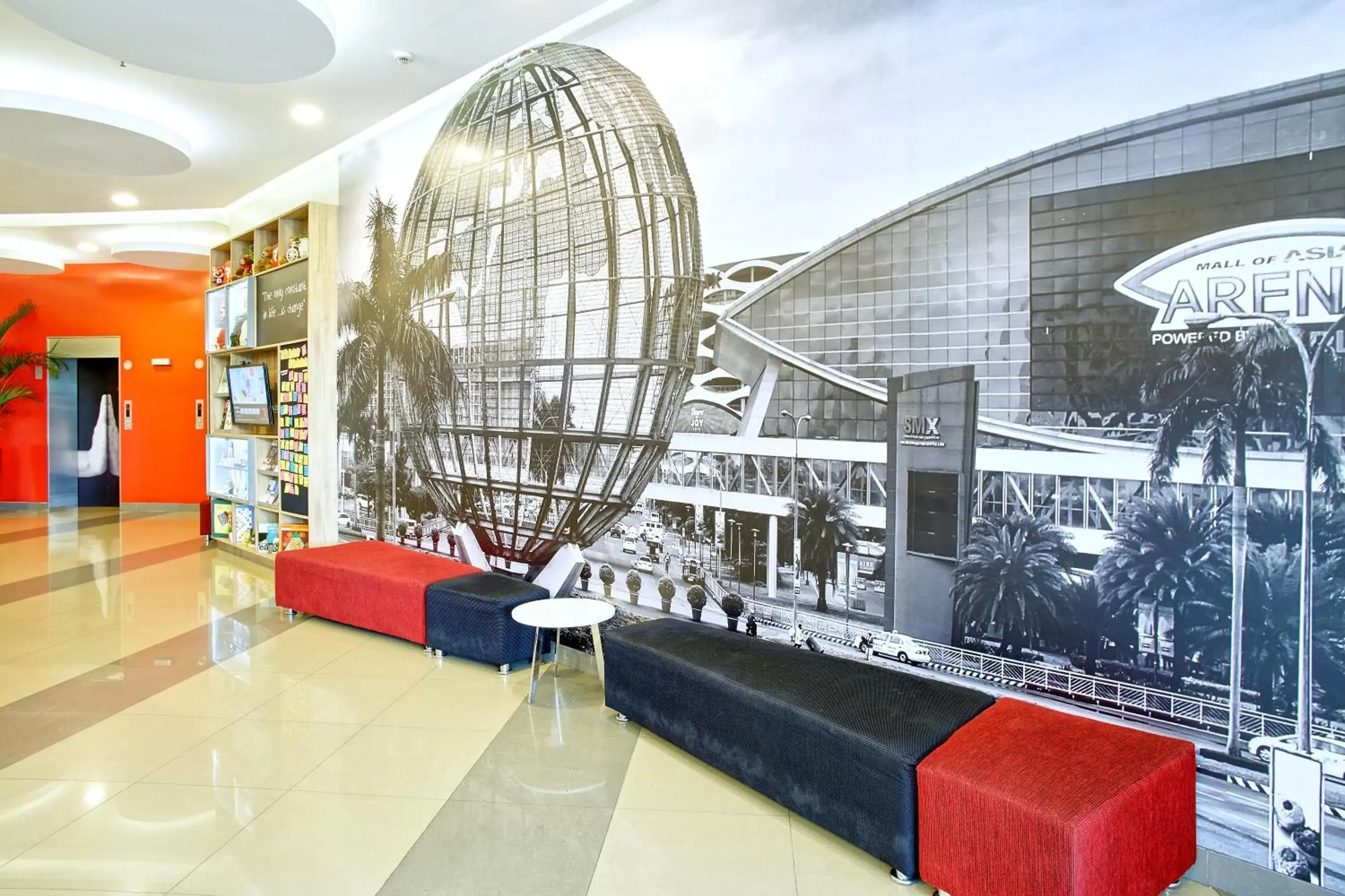 Lobby or reception in Red Planet Manila Aseana City