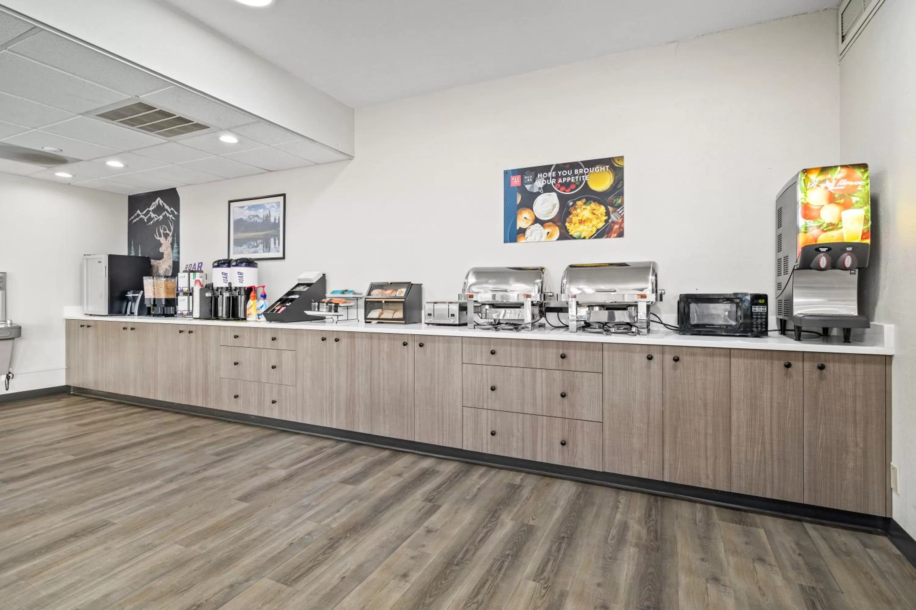 Breakfast in Red Lion Inn & Suites Deschutes River - Bend