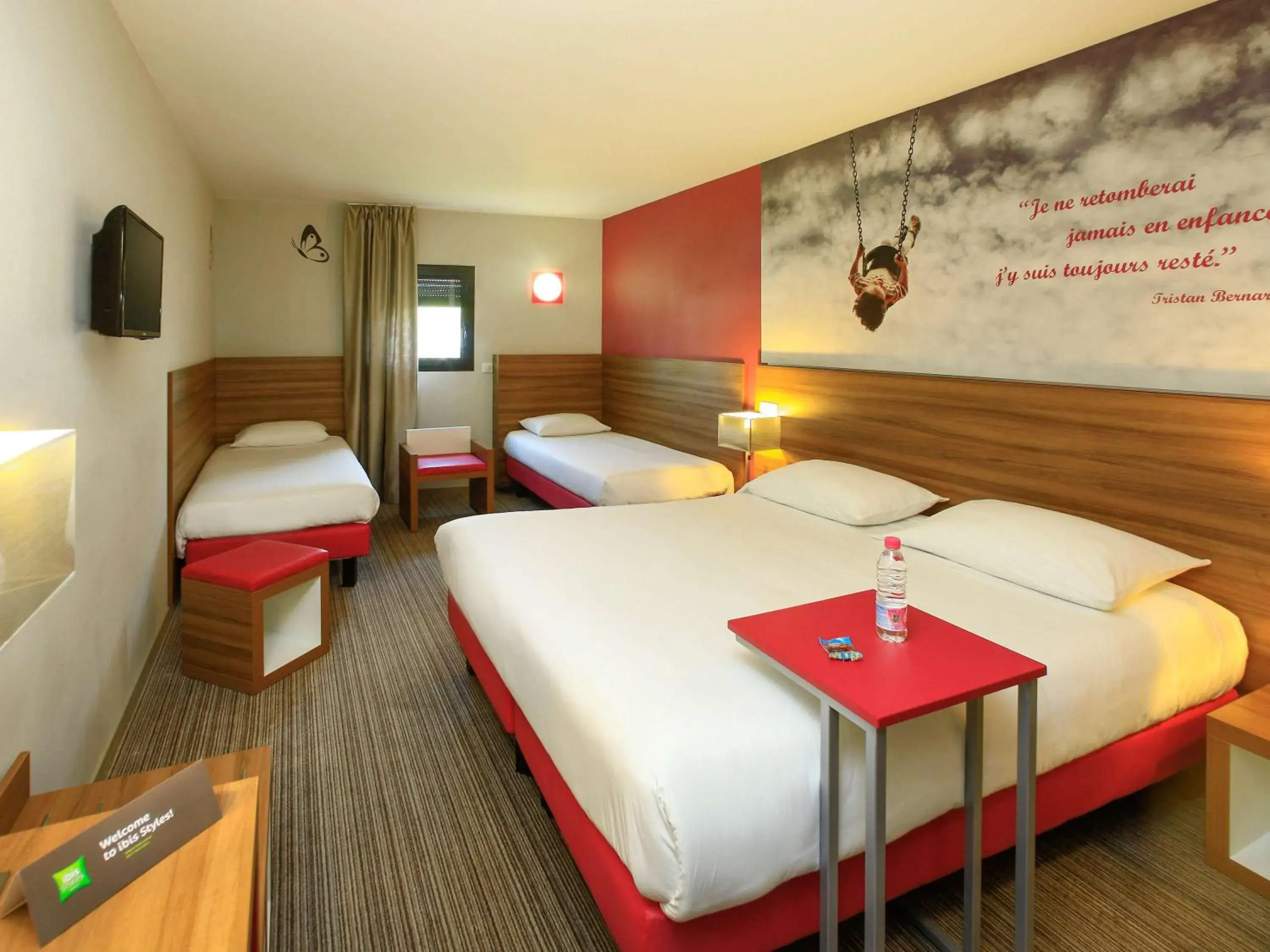 Photo of the whole room, Bed in ibis Styles Castres