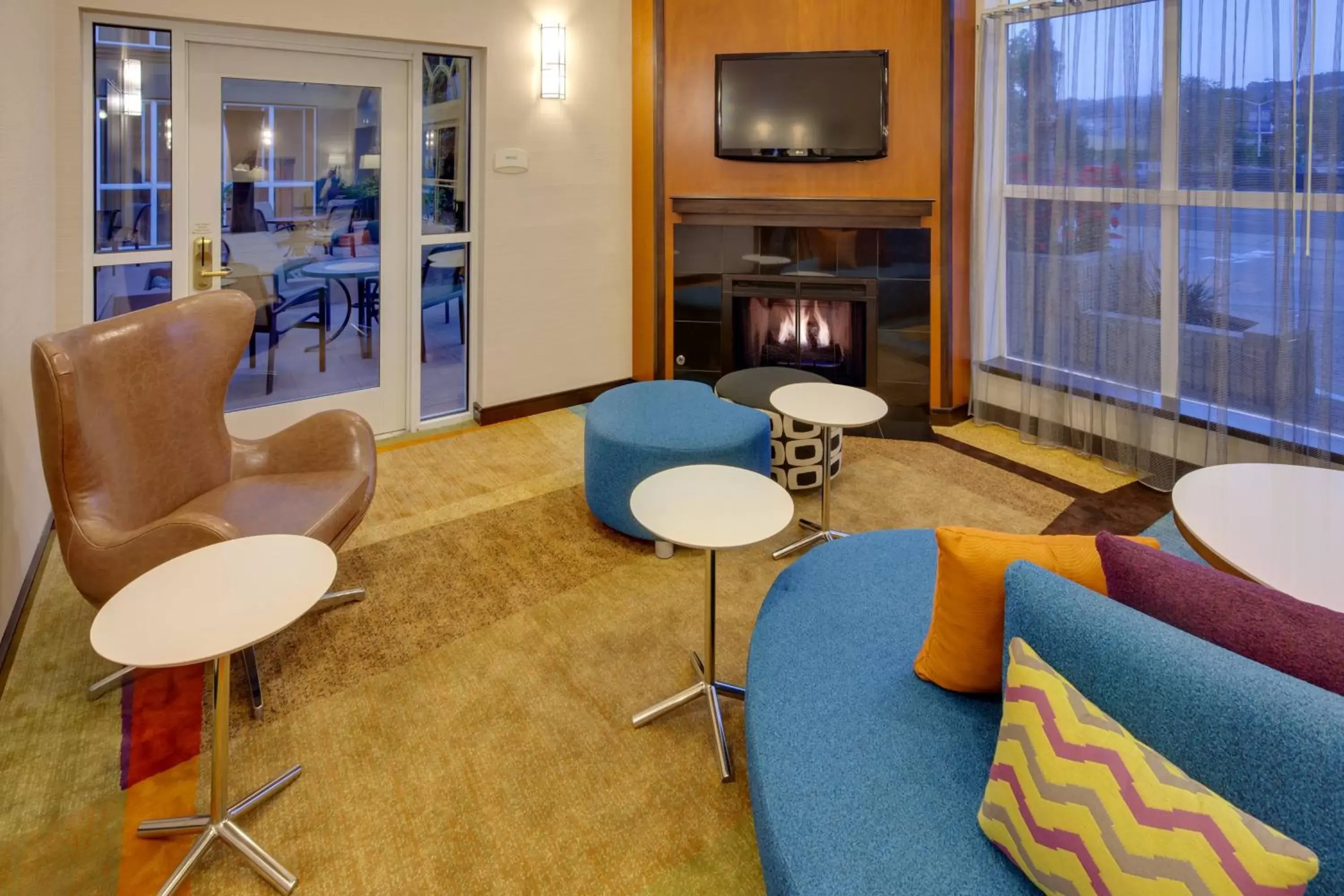 Lobby or reception, Lounge/Bar in Fairfield Inn & Suites by Marriott San Francisco Airport/Millbrae