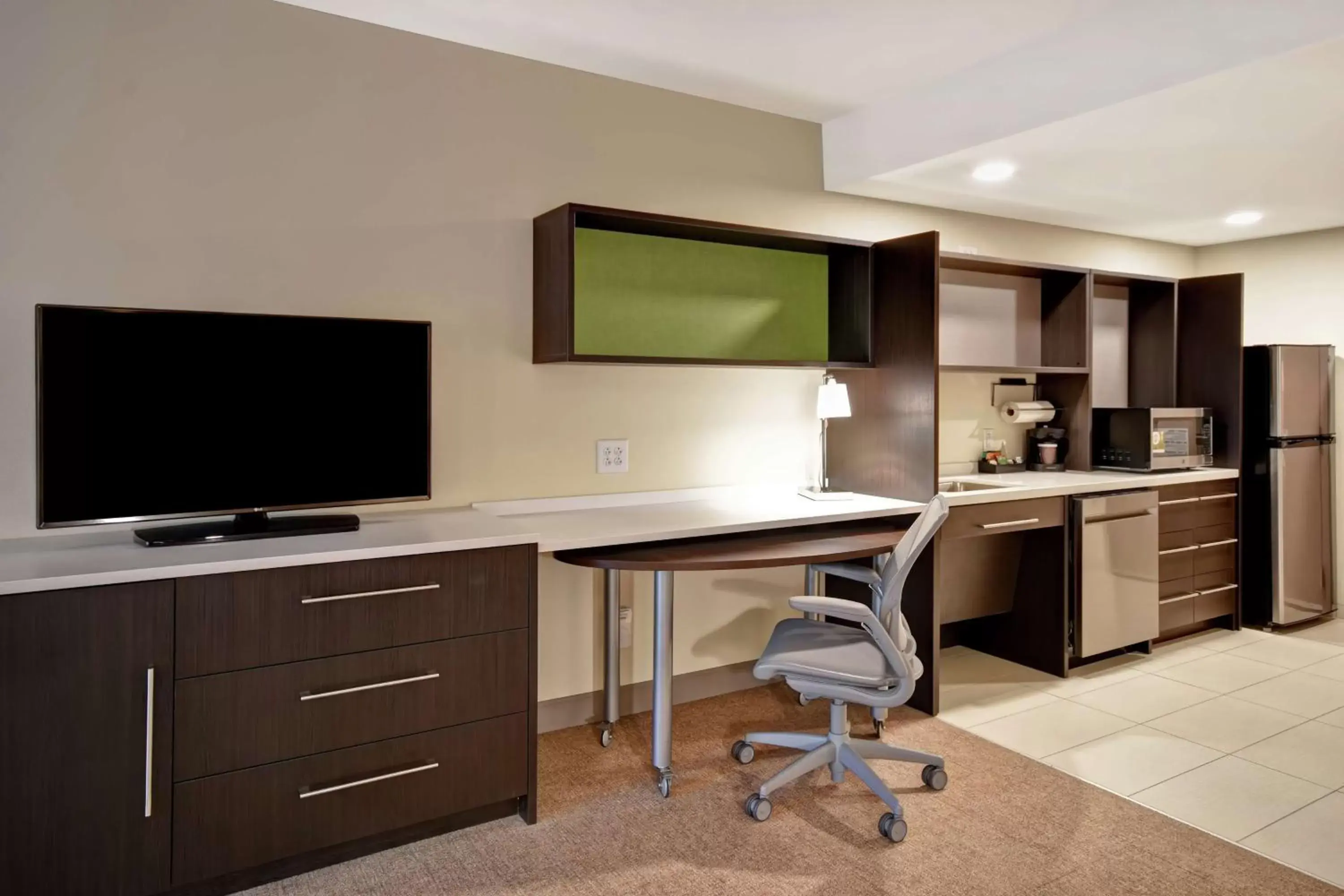 Bedroom, Kitchen/Kitchenette in Home2 Suites By Hilton Lagrange