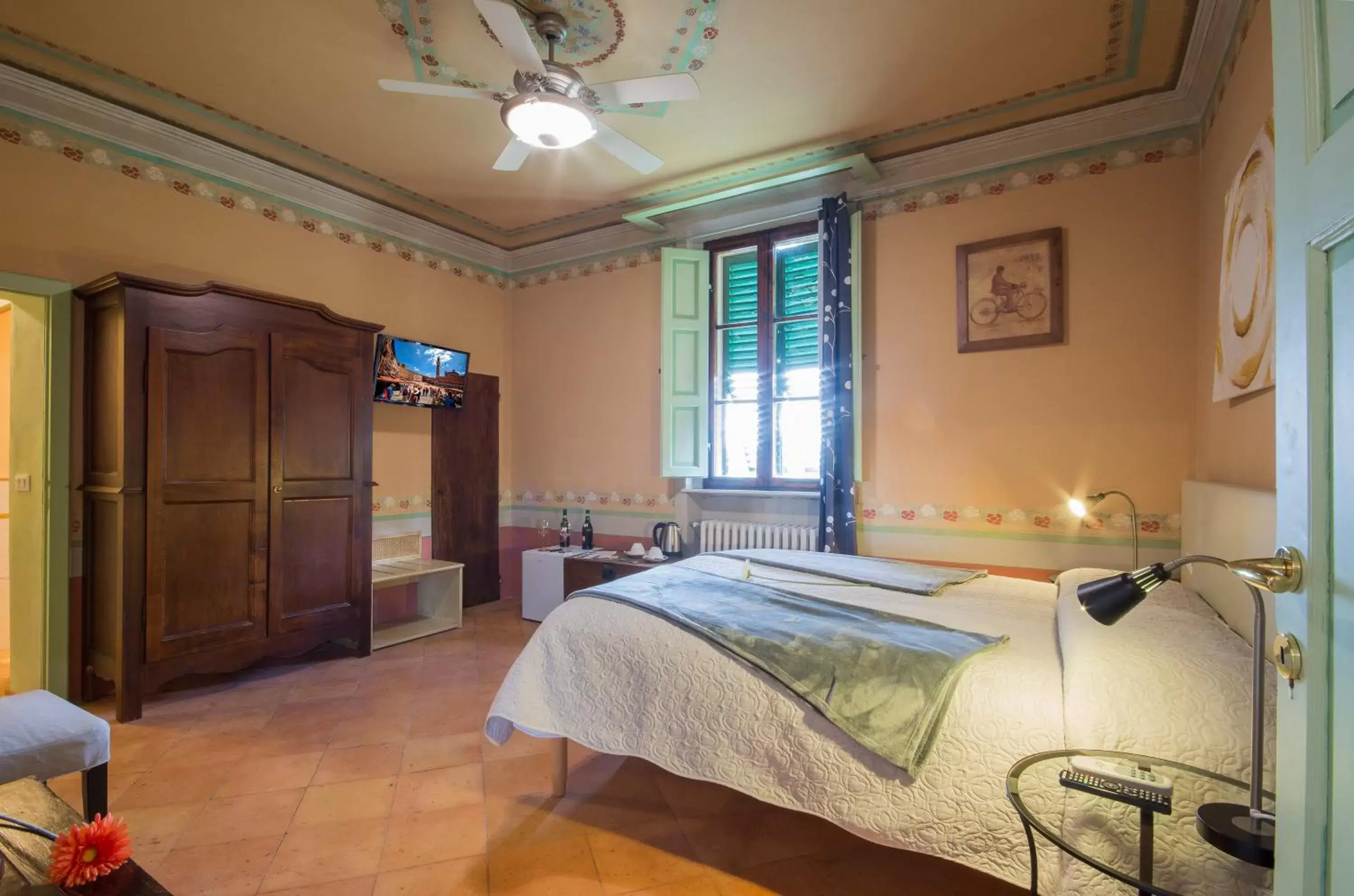 Photo of the whole room, Bed in Villa Sant’Andrea