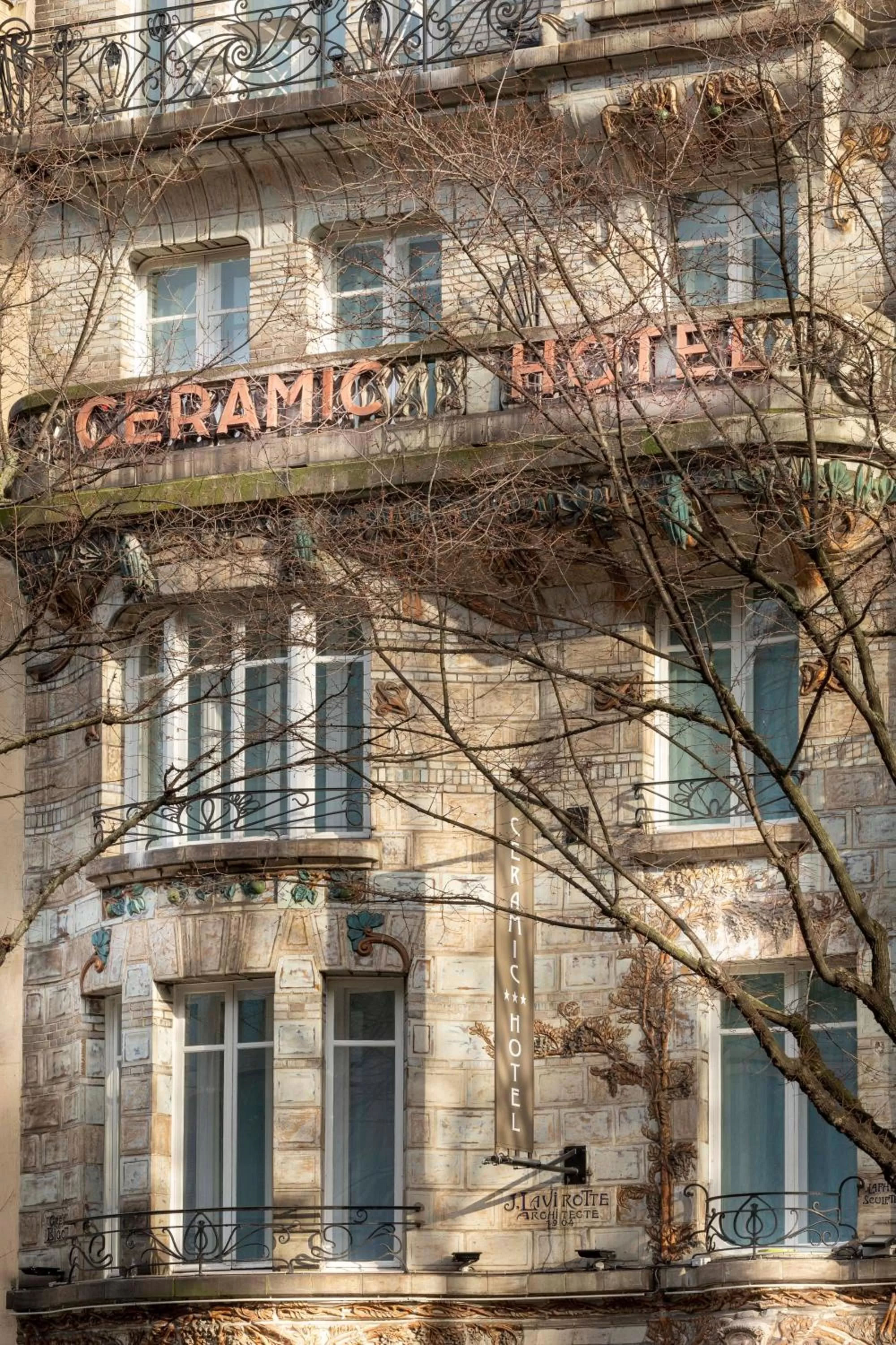 Property building in Elysées Ceramic